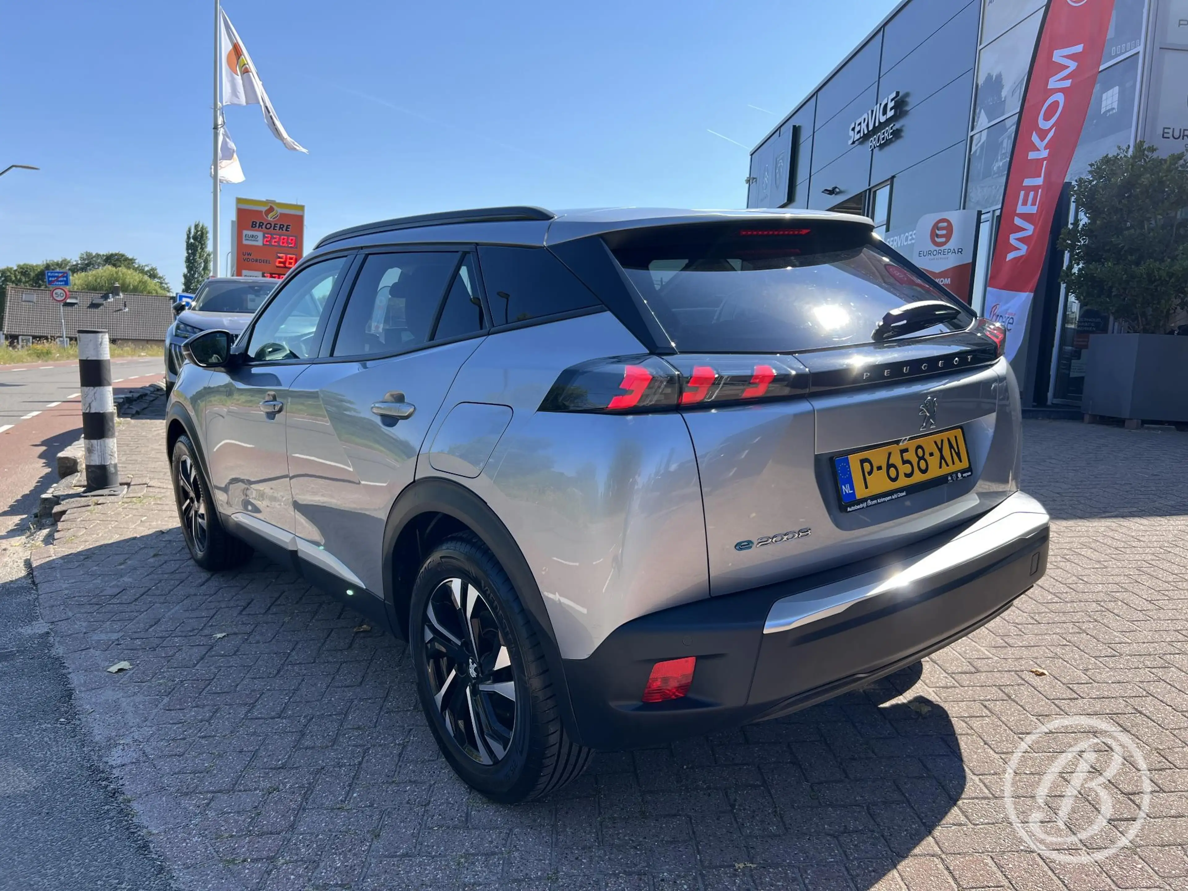 Peugeot e-2008 EV Allure Pack 50 kWh — photo 3