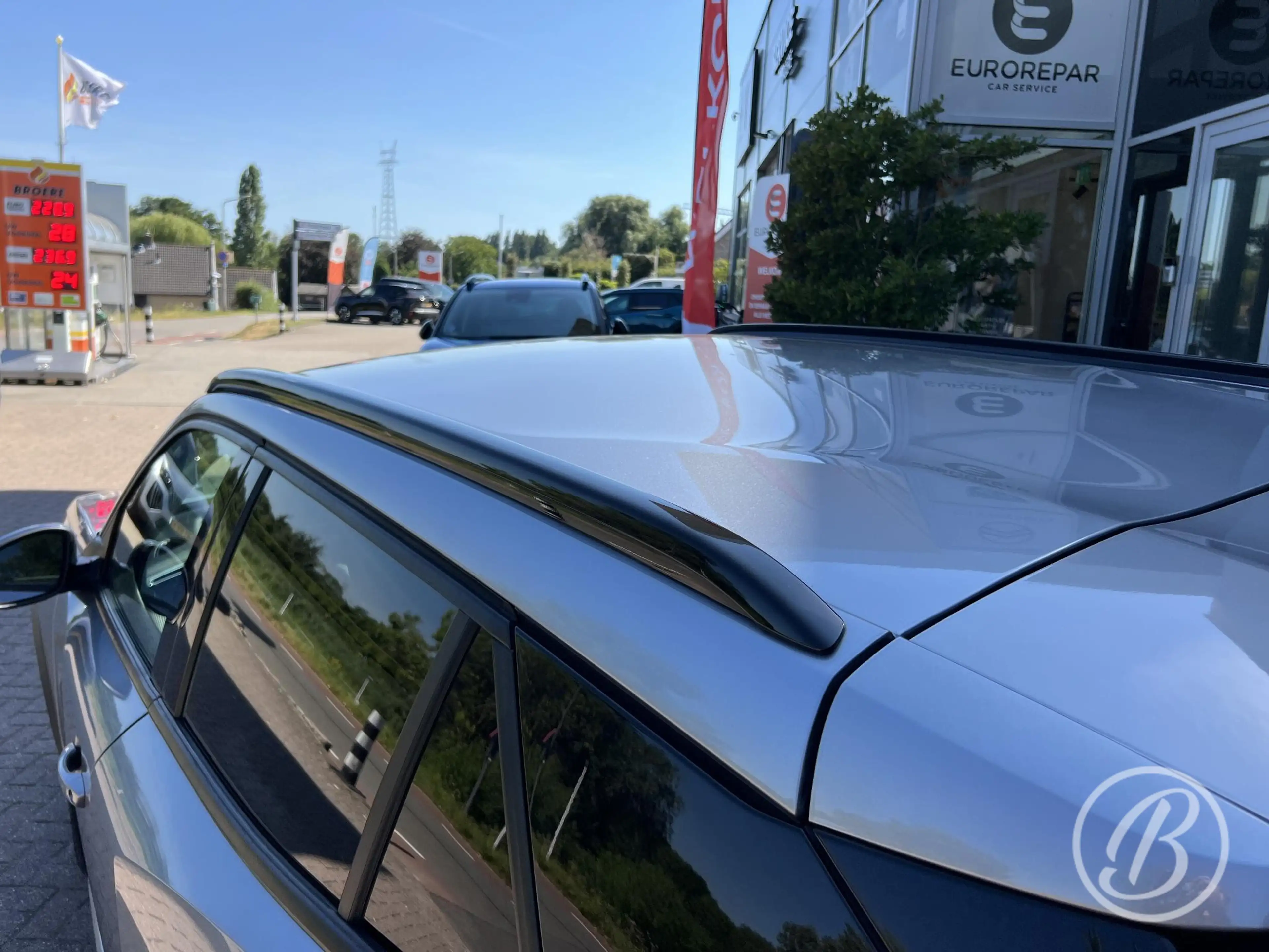 Peugeot e-2008 EV Allure Pack 50 kWh — photo 35