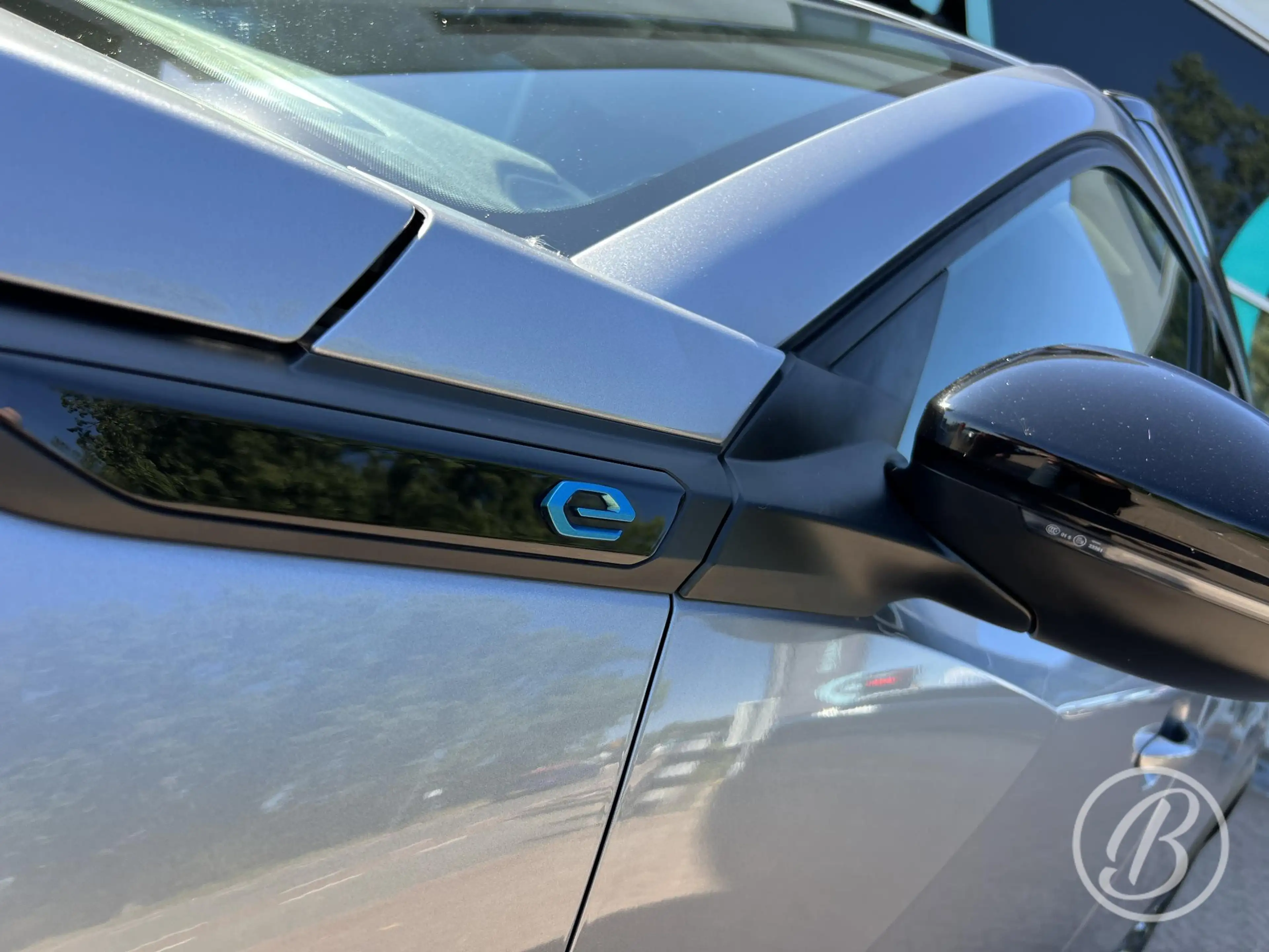 Peugeot e-2008 EV Allure Pack 50 kWh — photo 21