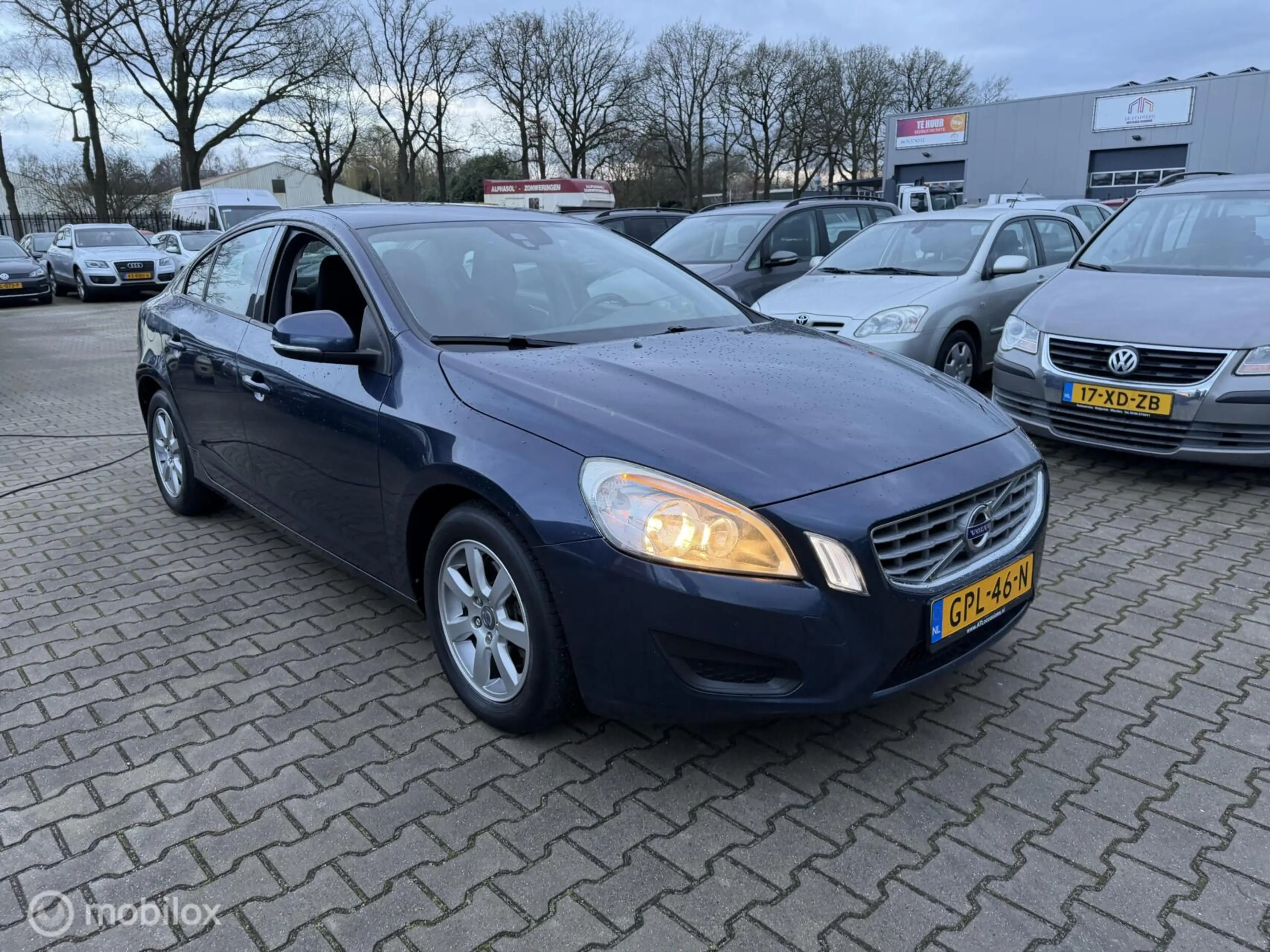 Volvo S60 1.6 T3 Momentum — photo 2