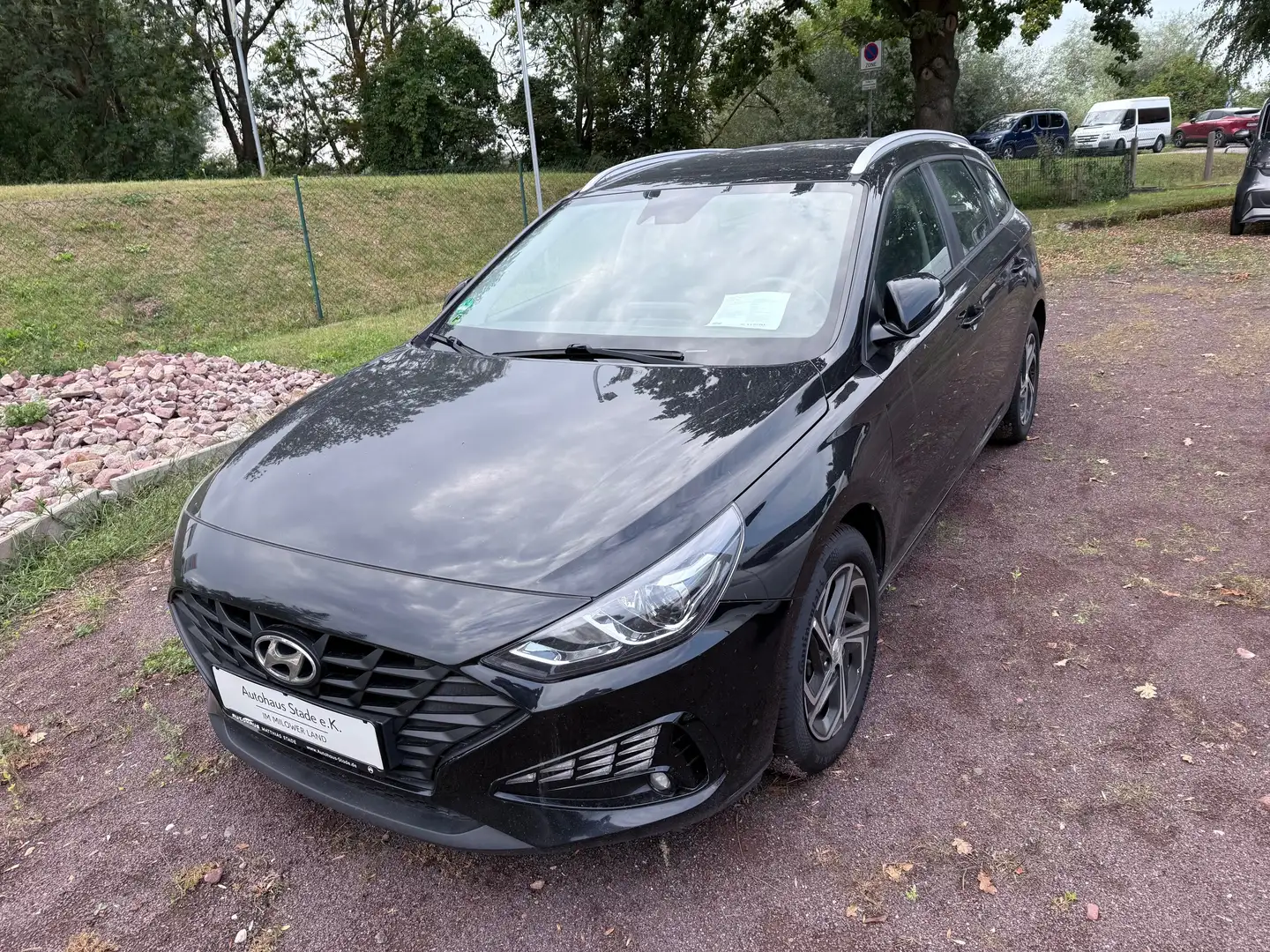 Hyundai i30 Pure Schwarz - 1