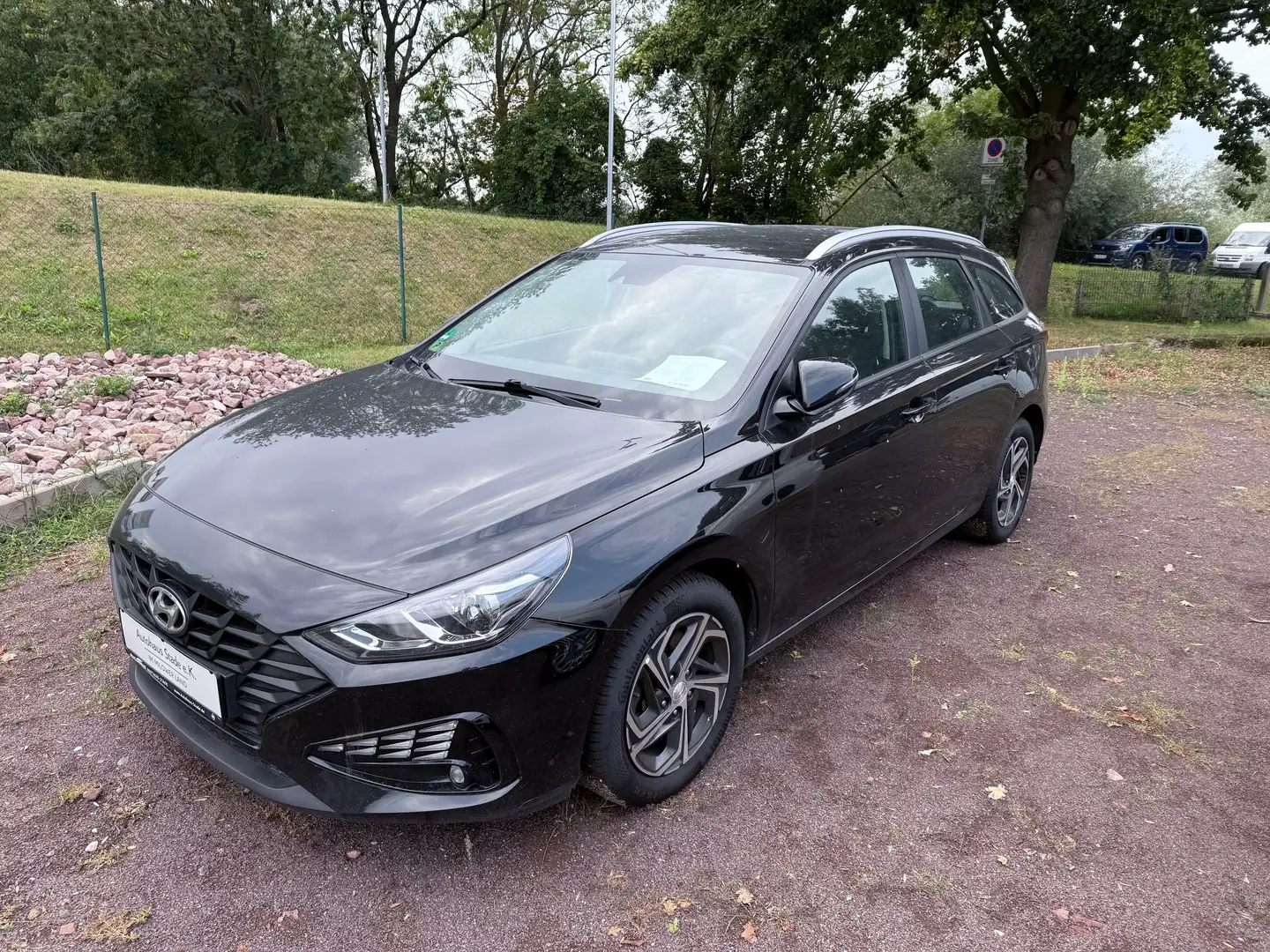 Hyundai i30 Pure Schwarz - 2
