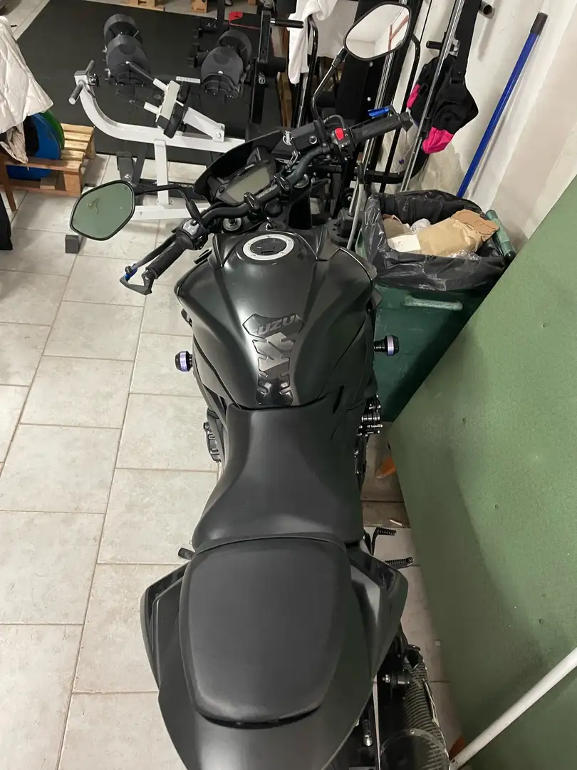 Suzuki GSX-S 750 Yugen Carbon - 2