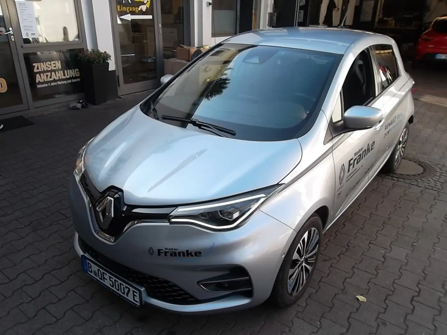 Renault ZOE (mit Batterie)135hp Riviera  Klima, Kam, GJR, SHZ Silber - 2