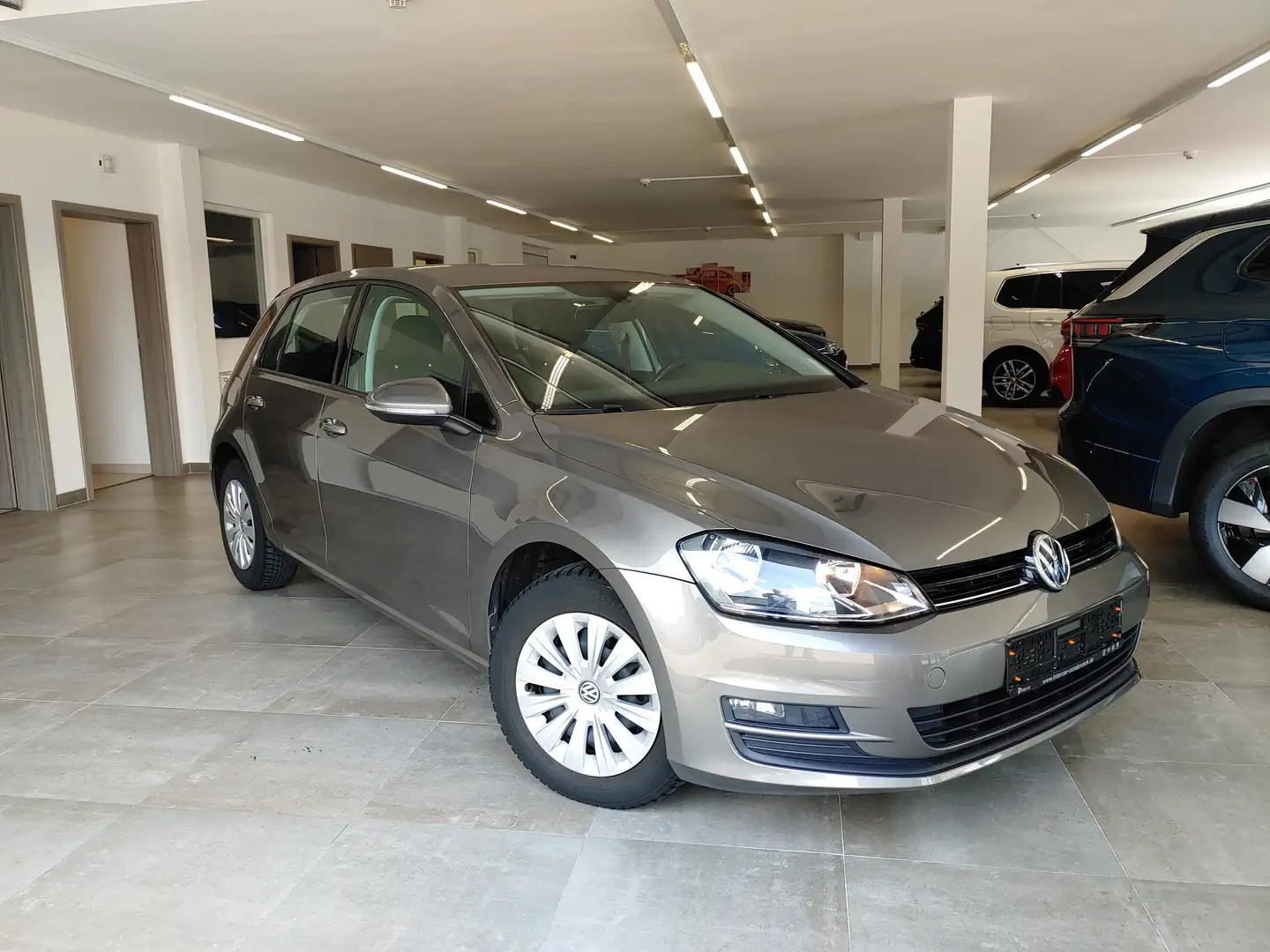 Volkswagen Golf 1.2 TSI TL Tempomat/Climatronic/Allwetter Grau - 2