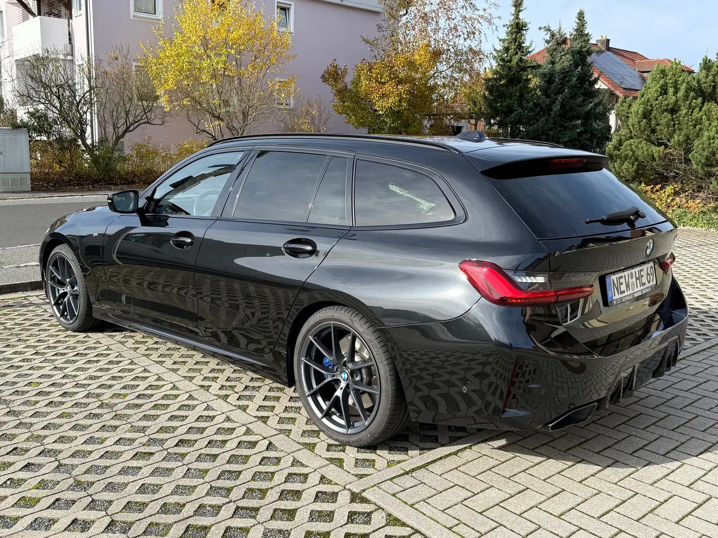 BMW 340 M340i Touring xDrive, Pano, AHK, HUD, H&K, Leder Schwarz - 2