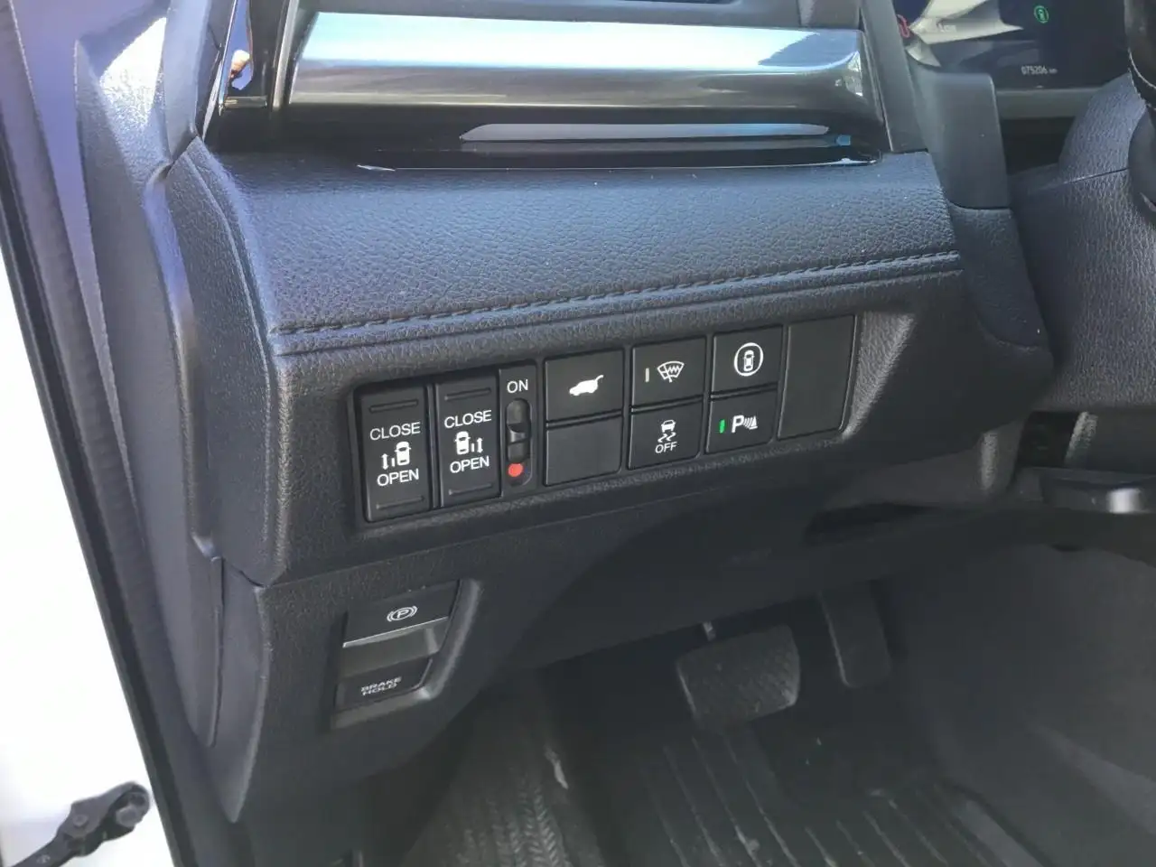 Honda Odyssey снимка Honda Odyssey