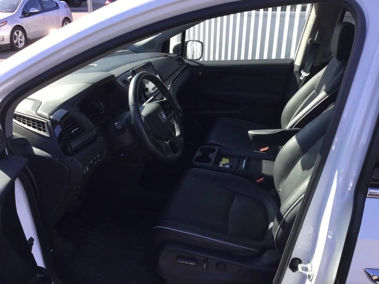 Honda Odyssey снимка Honda Odyssey