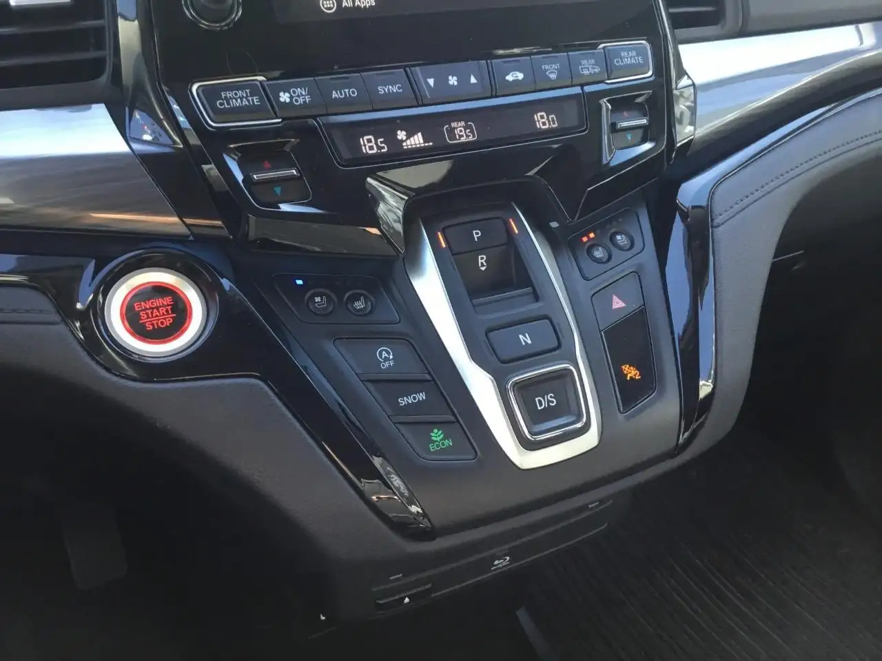 Honda Odyssey снимка Honda Odyssey