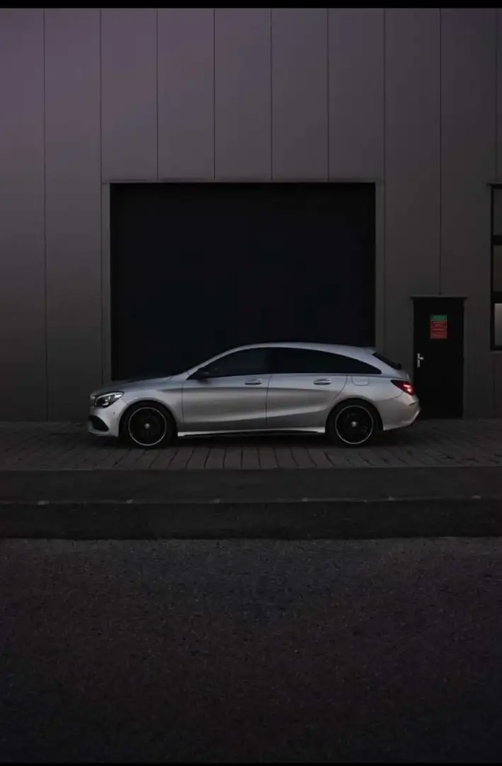 Mercedes-Benz CLA 220 Shooting Brake 4MATIC Aut. - 1