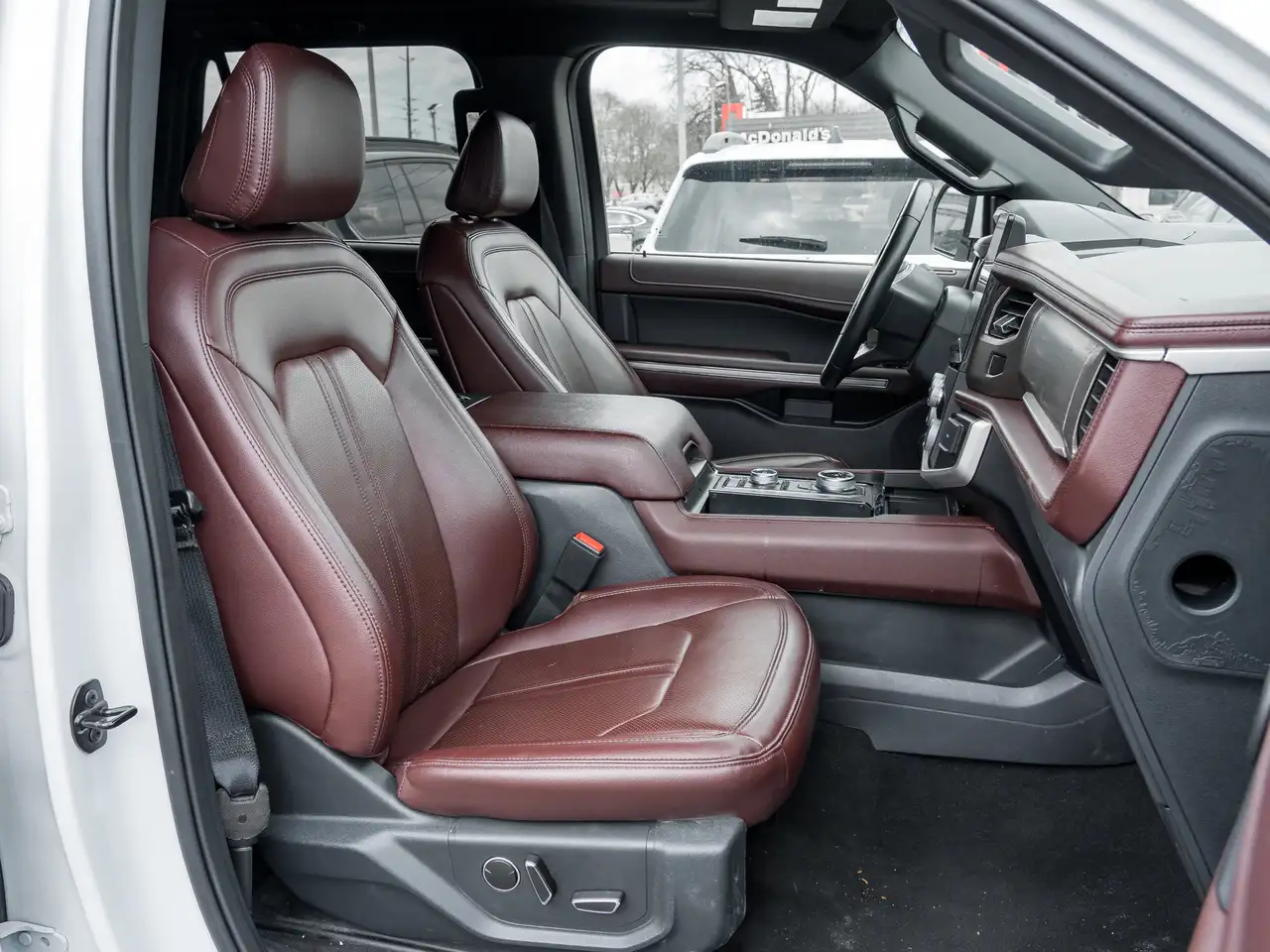 Ford Expedition снимка Ford Expedition