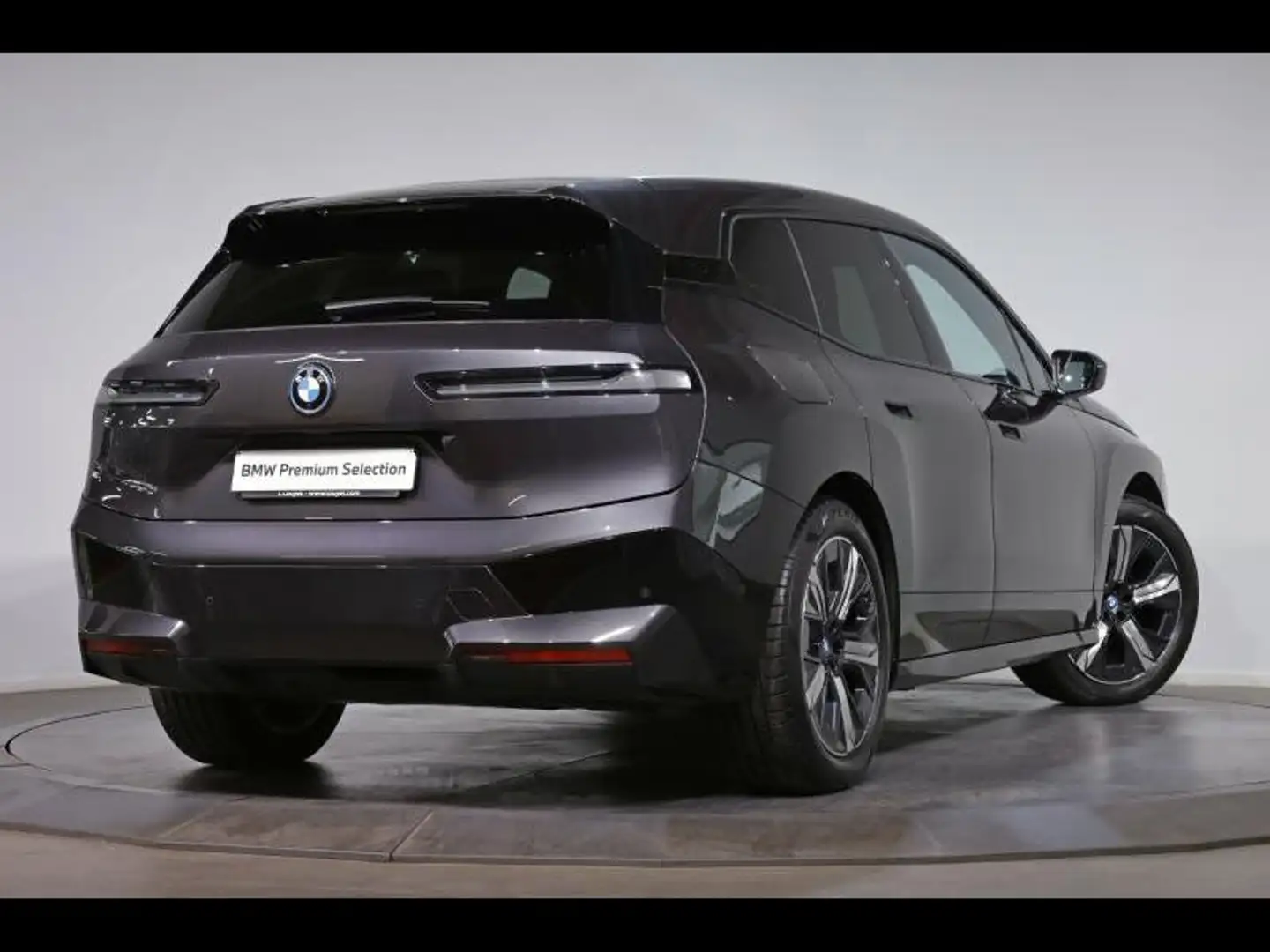 BMW iX xDrive50 Kit Sport Grijs - 2