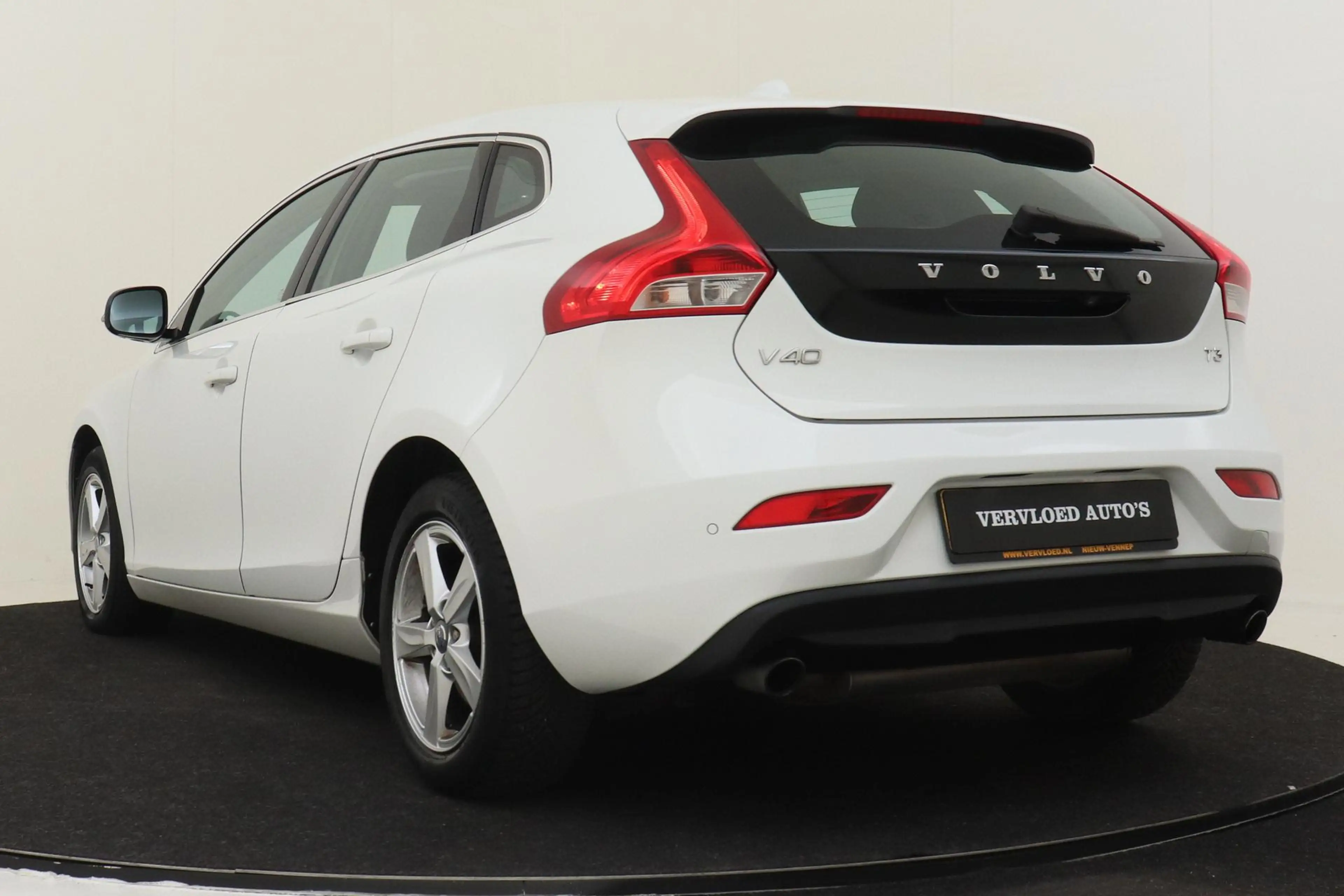 Volvo V40 T3 MOMENTUM -CAMERA|AUTOM.PARK|VERW.VOORRUIT|KEYLE — photo 5