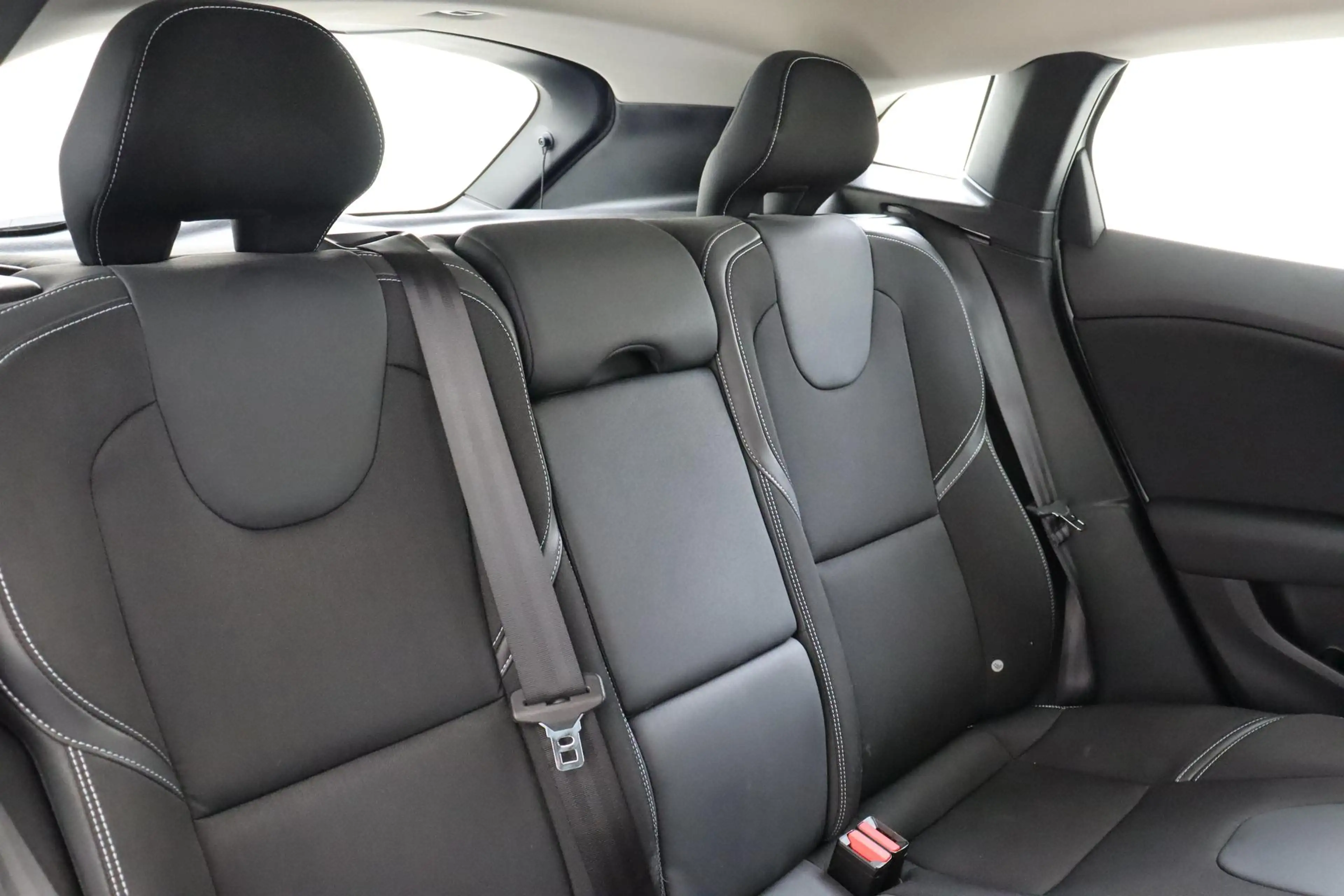Volvo V40 T3 MOMENTUM -CAMERA|AUTOM.PARK|VERW.VOORRUIT|KEYLE — photo 12