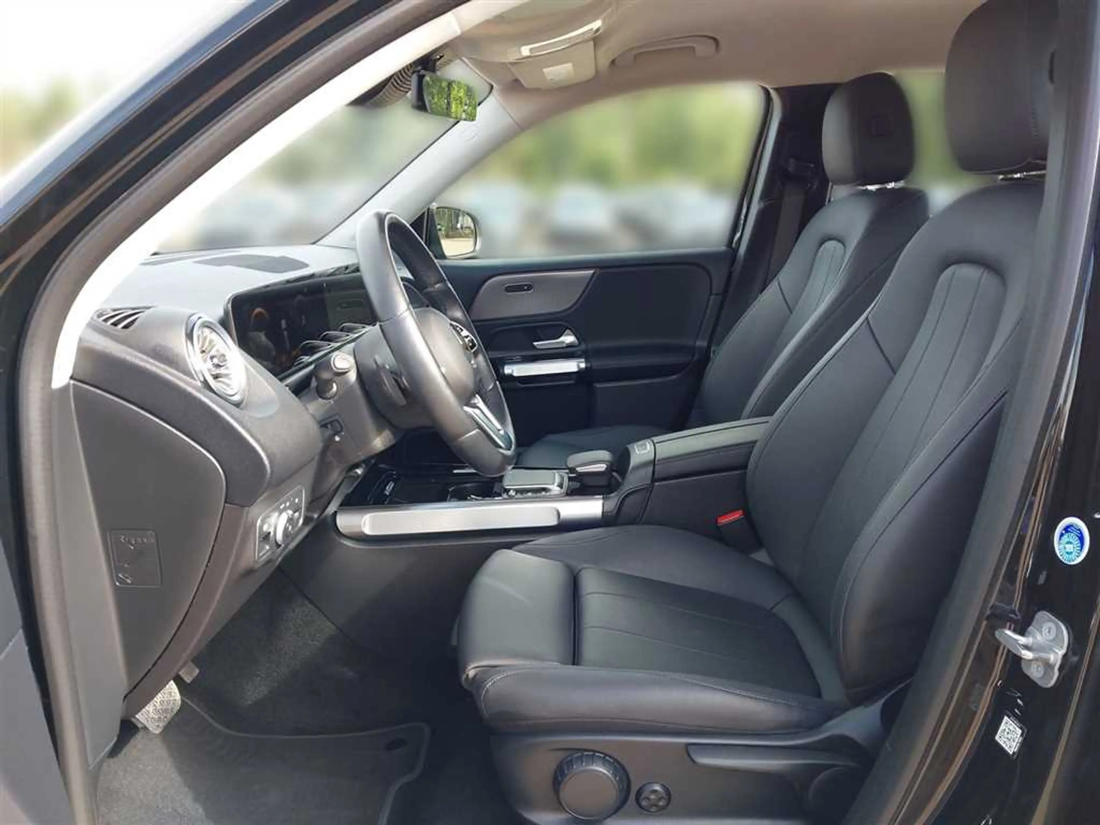 Mercedes-Benz EQB 250 67 kWh — photo 8