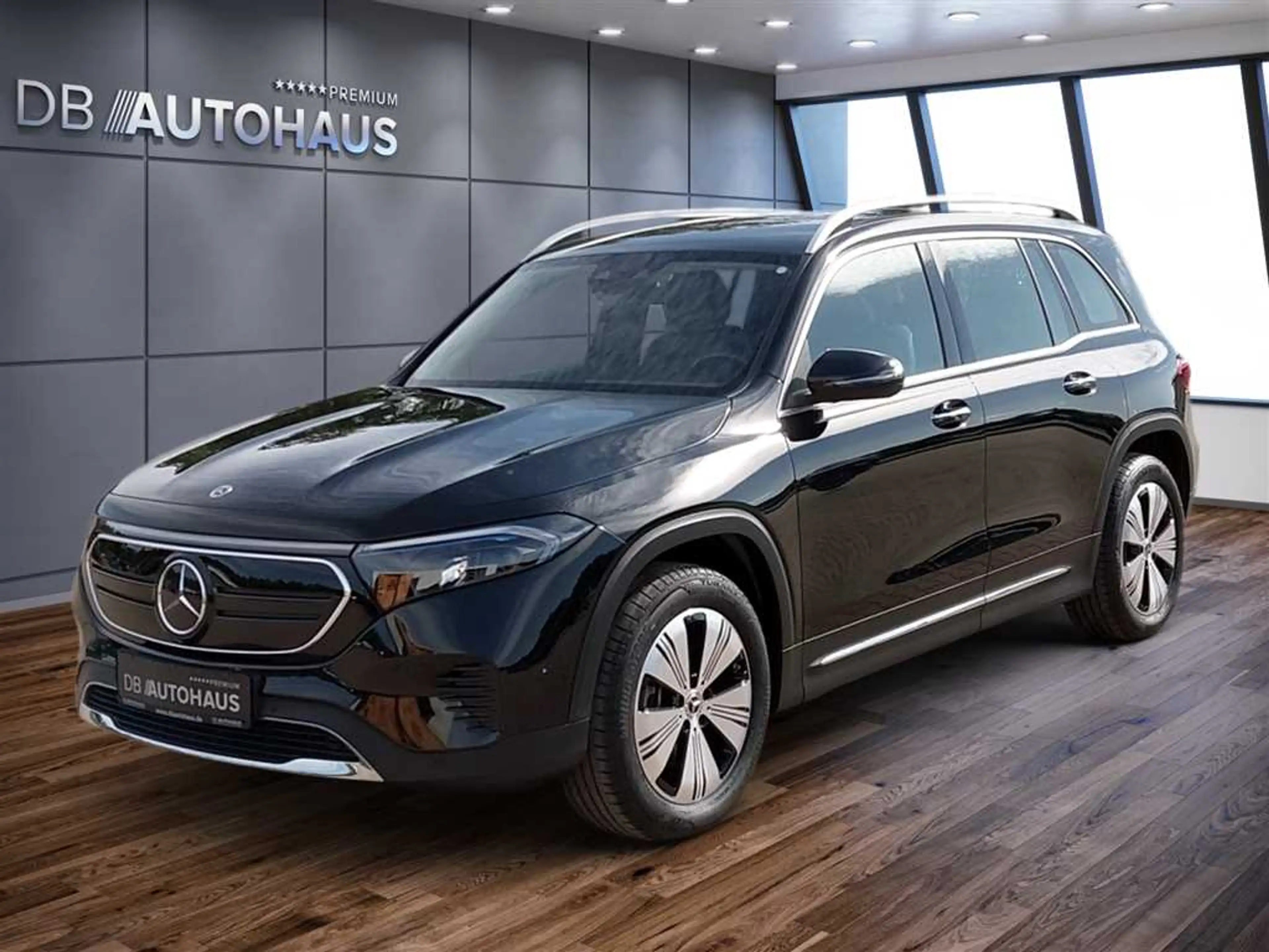 Mercedes-Benz EQB 250 67 kWh