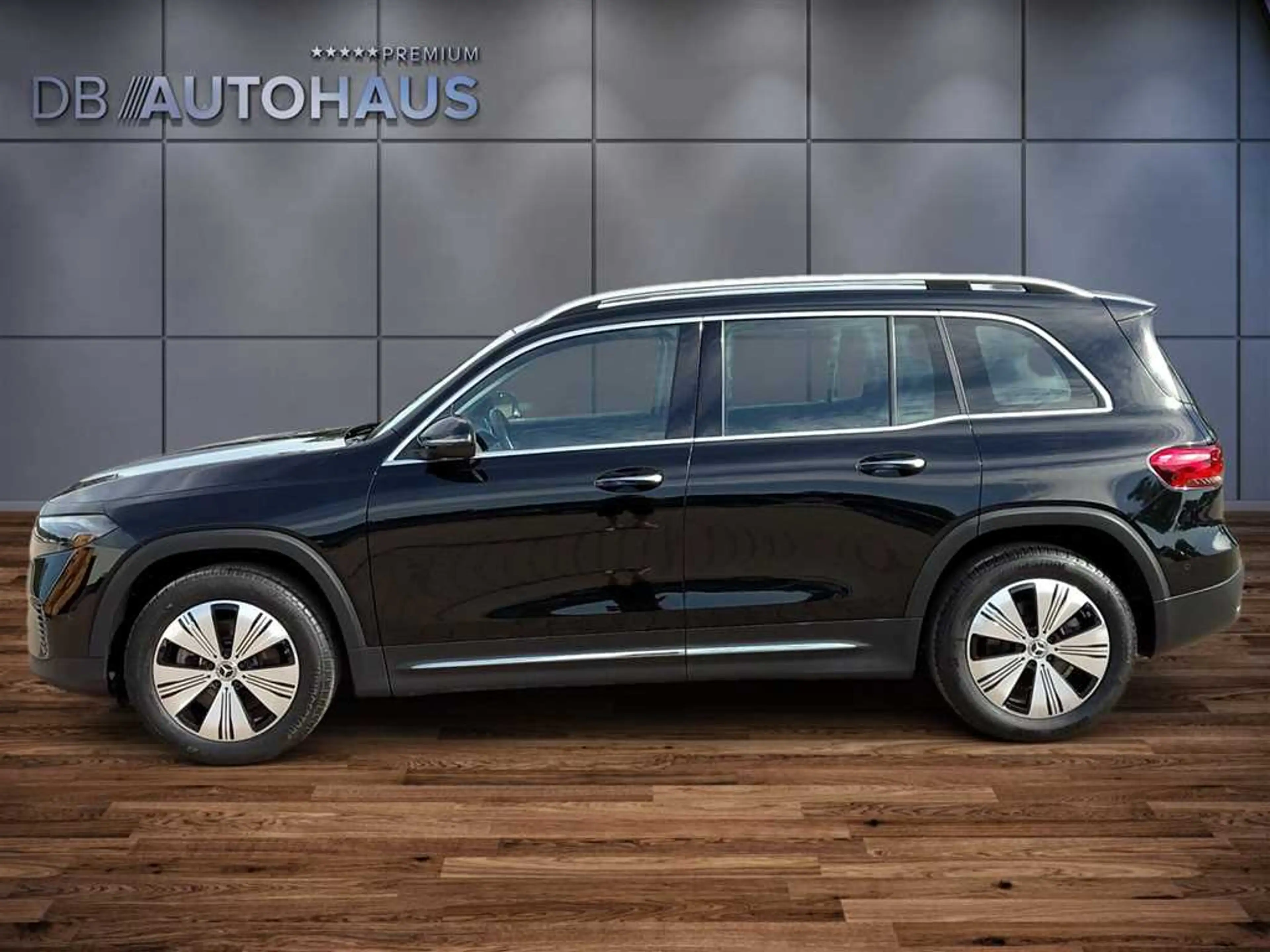 Mercedes-Benz EQB 250 67 kWh — photo 7