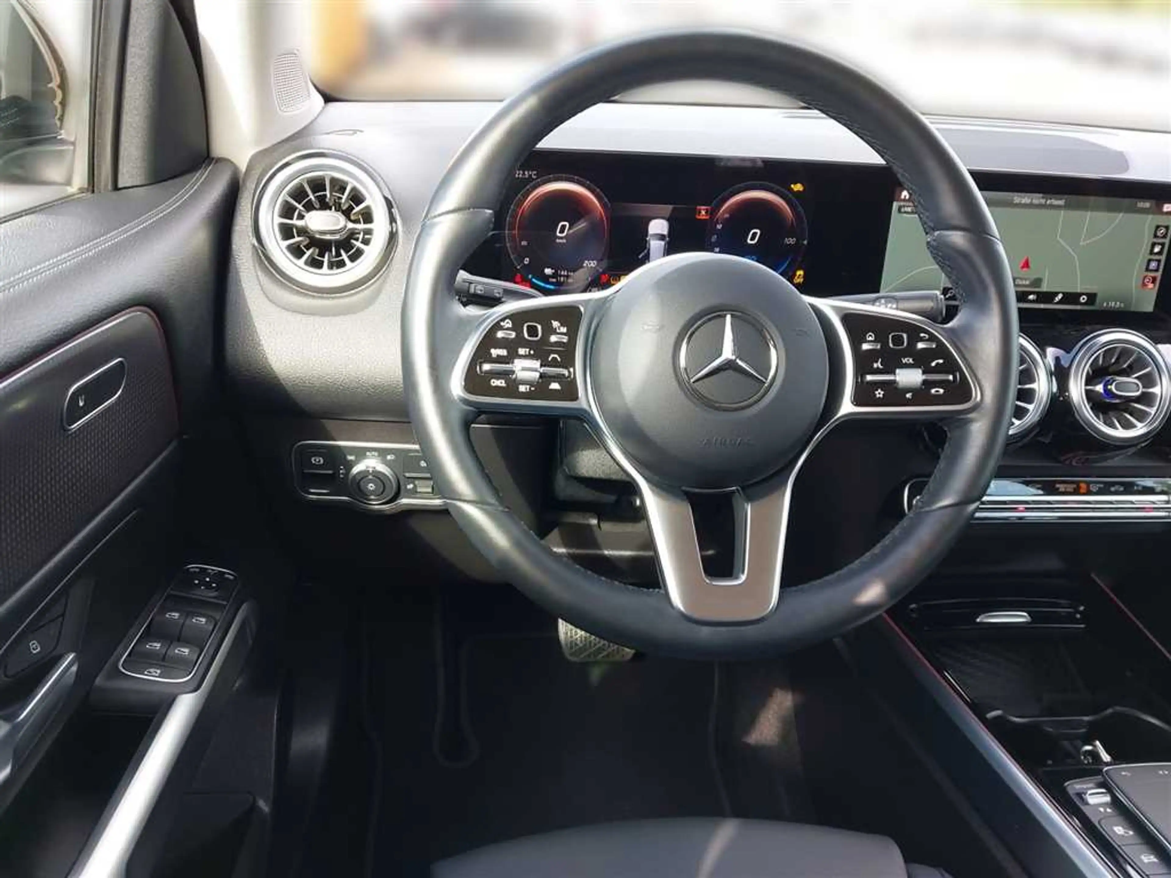 Mercedes-Benz EQB 250 67 kWh — photo 9