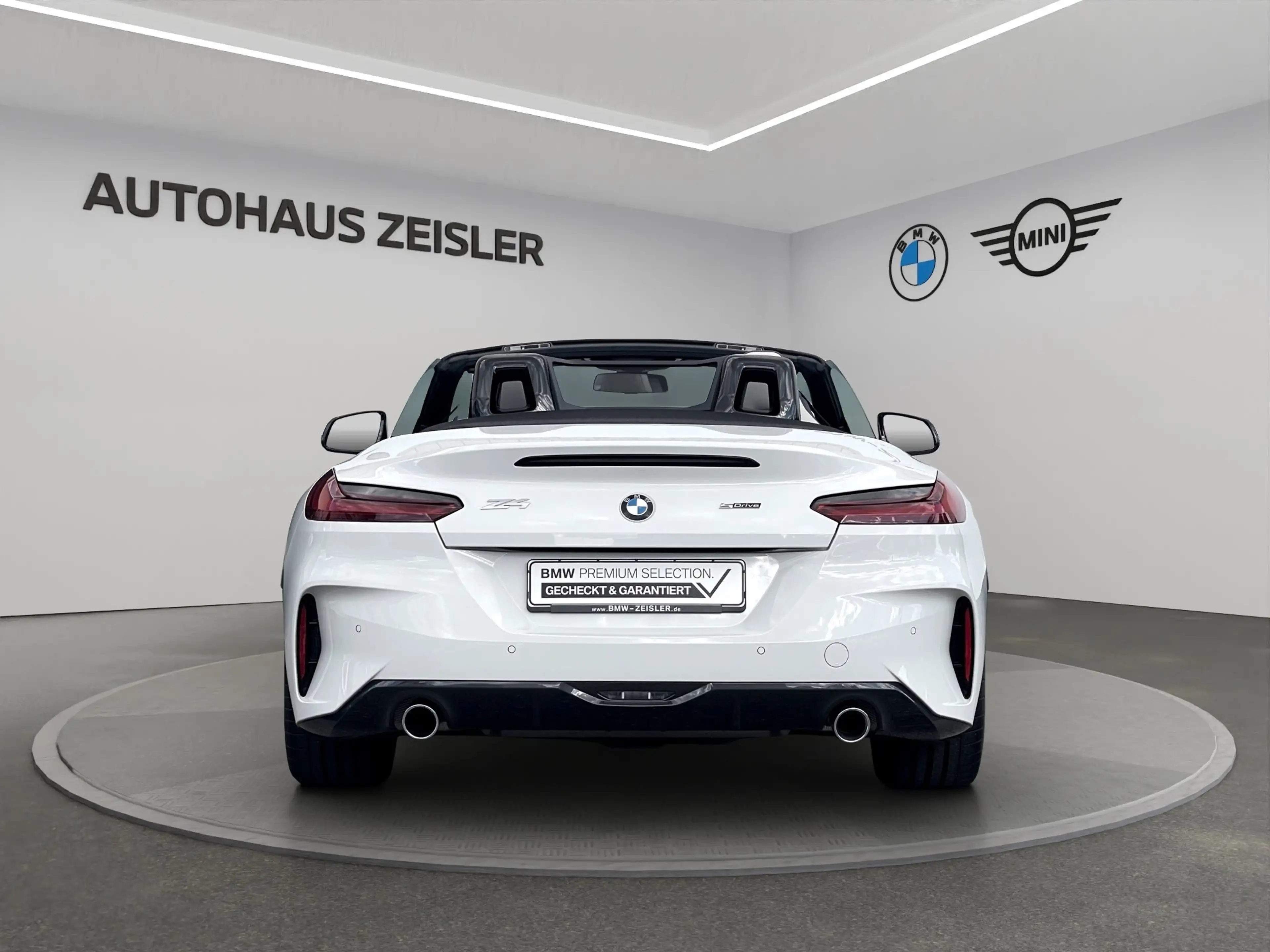 BMW Z4 sDrive20i — photo 6