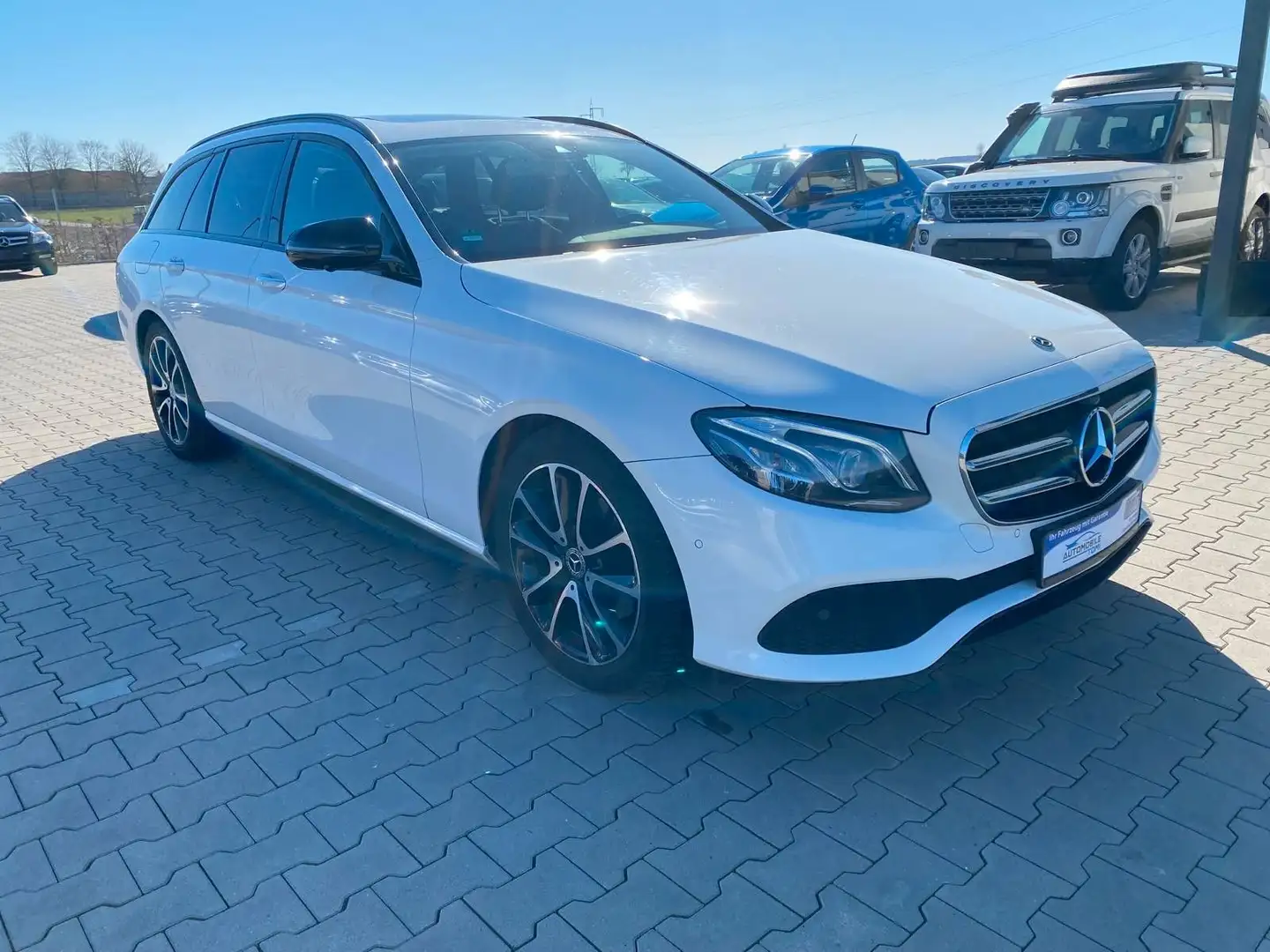 Mercedes-Benz E 250 T-Modell E 250|LED|NAVI|Widescreen Bílá - 1