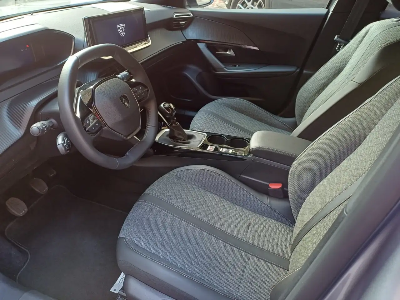 Peugeot 2008 PureTech 100 S&S Allure Aziendale Stellantis, миниатюра 12