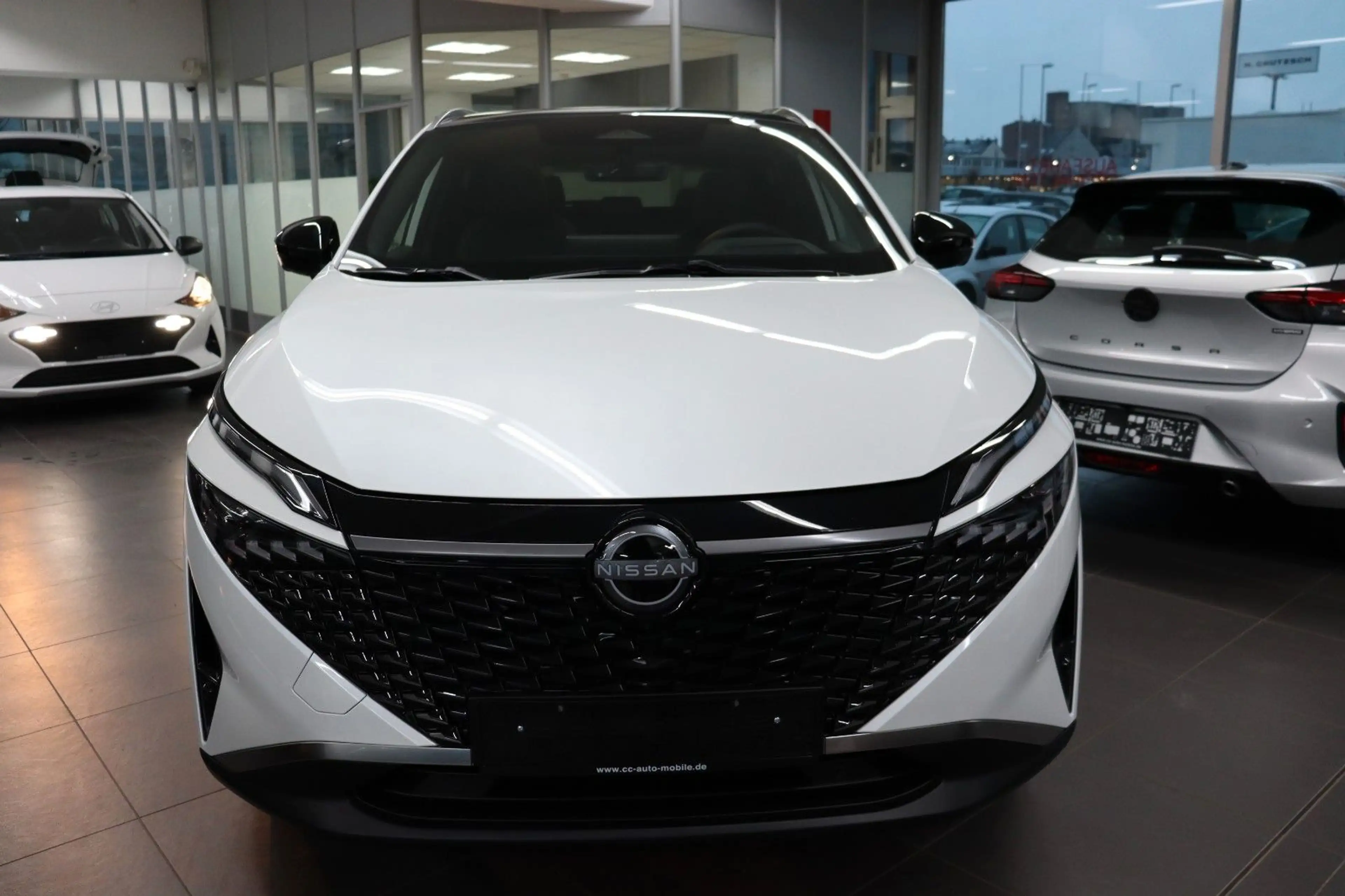 Nissan Qashqai 1.3 Tekna Pano Leder HUD 360° 19" SOFORT — photo 2