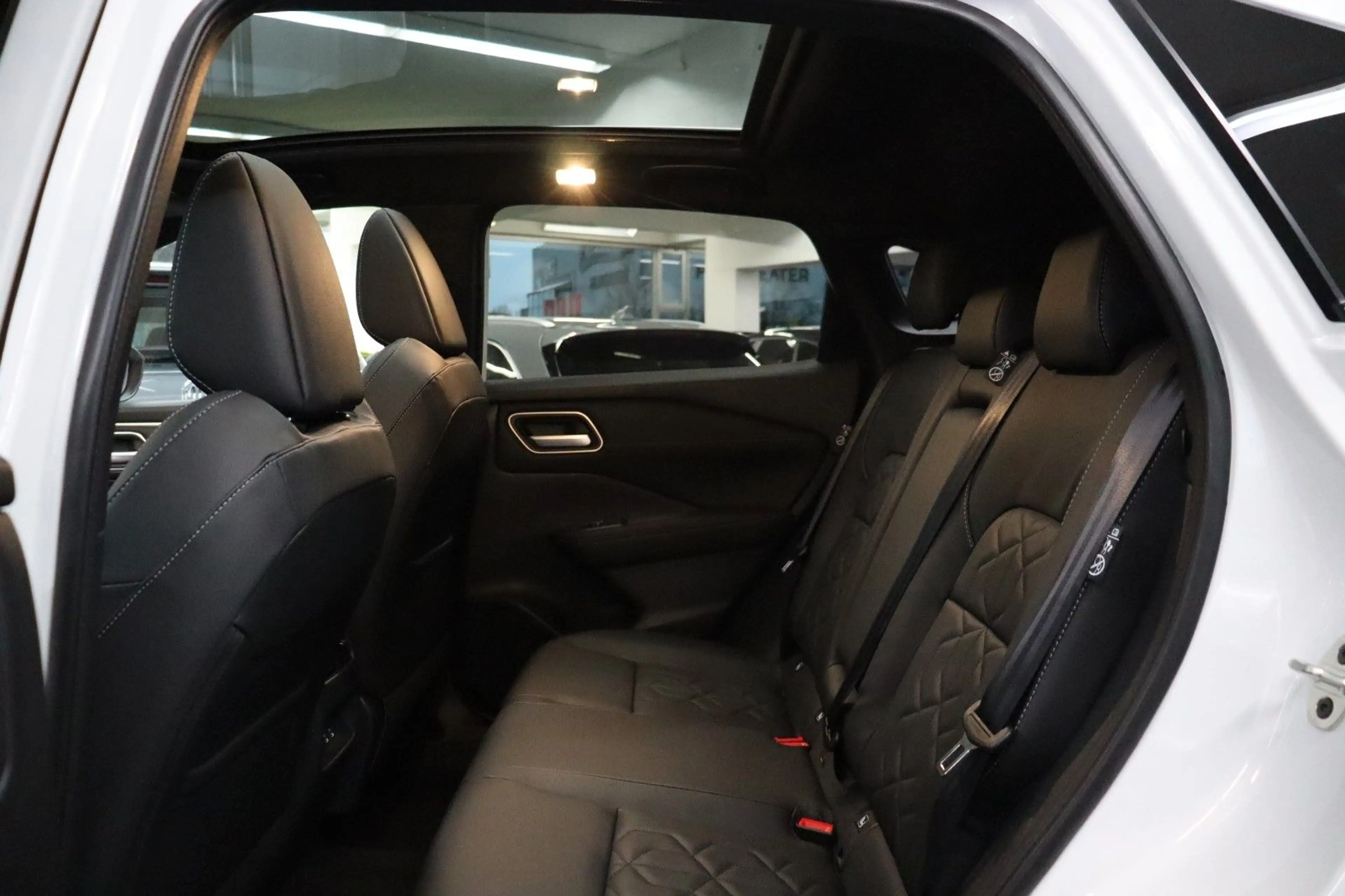 Nissan Qashqai 1.3 Tekna Pano Leder HUD 360° 19" SOFORT — photo 14