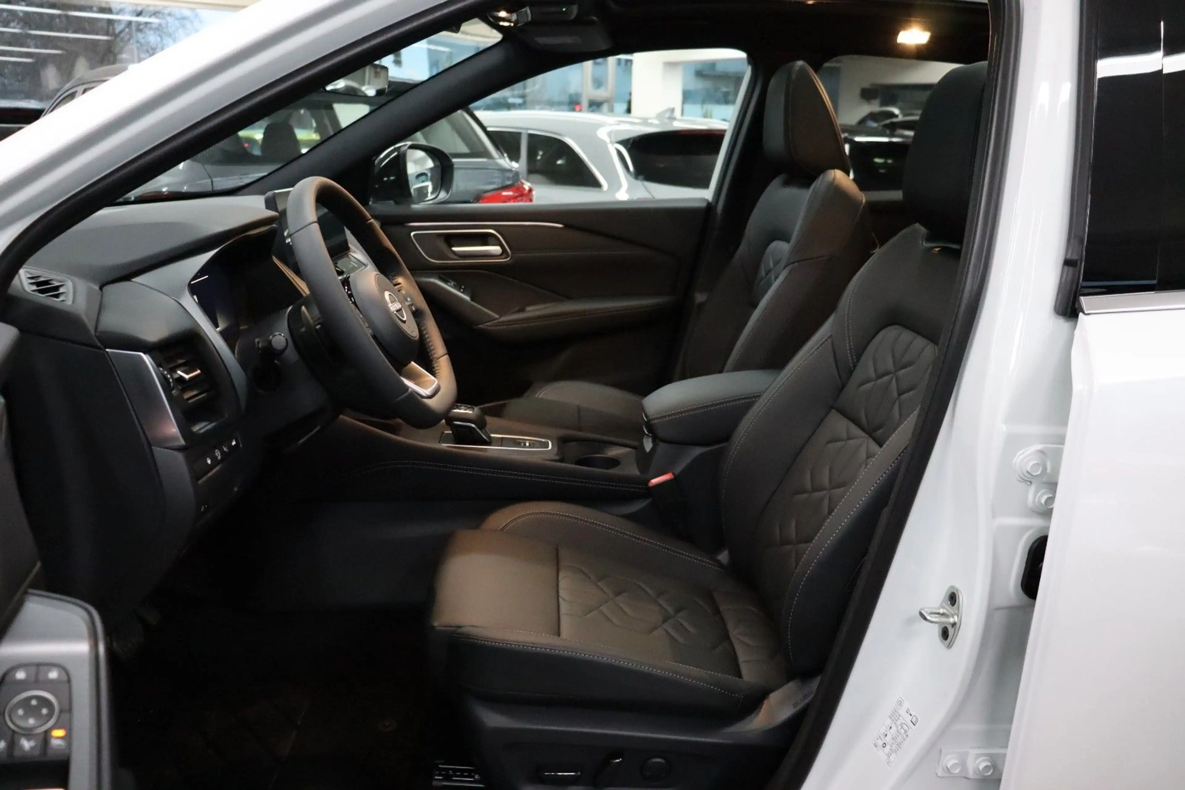 Nissan Qashqai 1.3 Tekna Pano Leder HUD 360° 19" SOFORT — photo 12