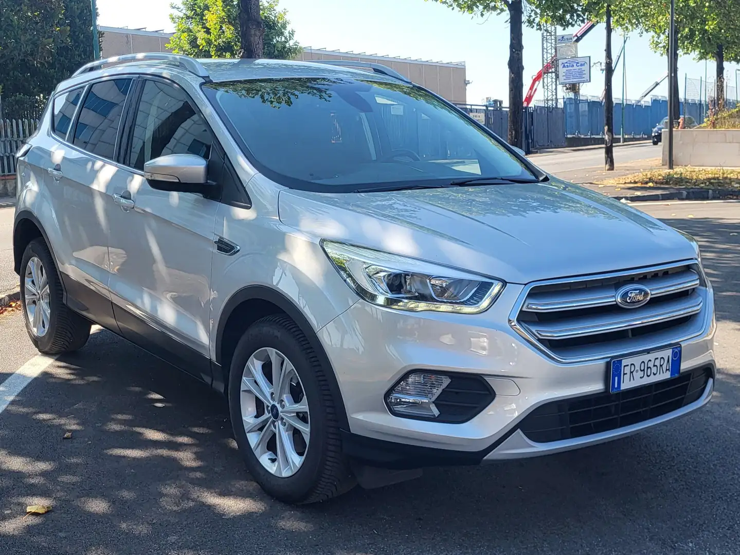 Ford Kuga Kuga II 2017 1.5 tdci Titanium s Grijs - 2