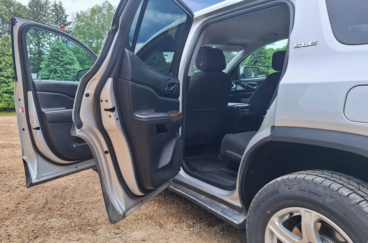 GMC Acadia photo GMC Acadia