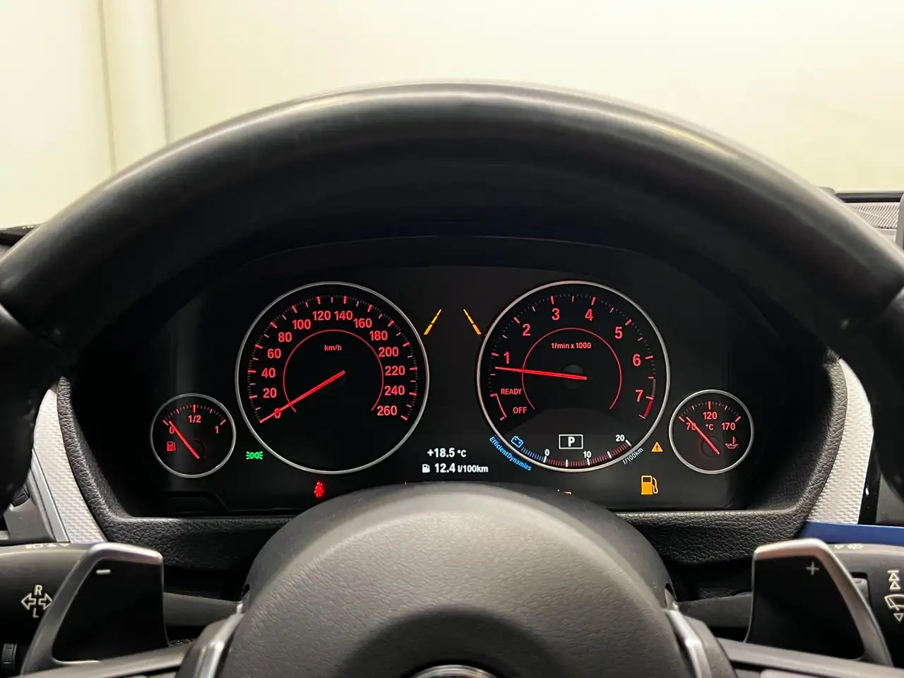 BMW 3 Series снимка BMW 3 Series