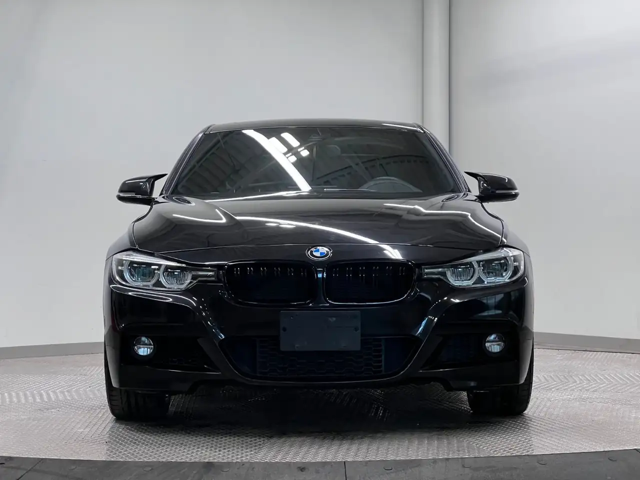 BMW 3 Series снимка BMW 3 Series