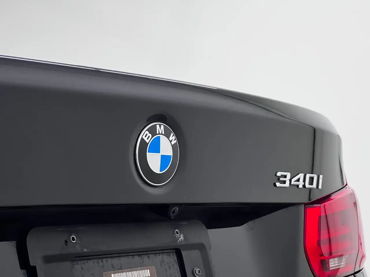 BMW 3 Series снимка BMW 3 Series