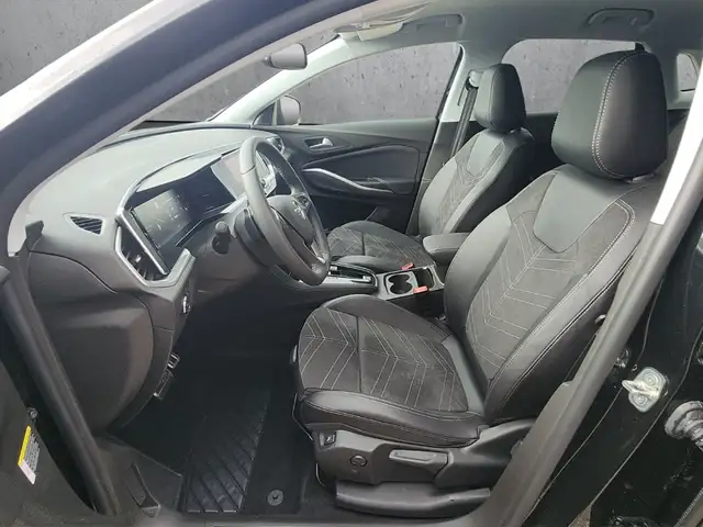 Opel Grandland view 9