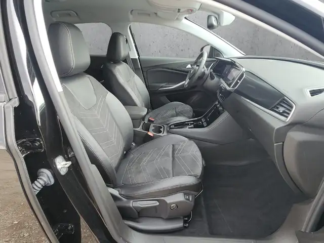 Opel Grandland view 13