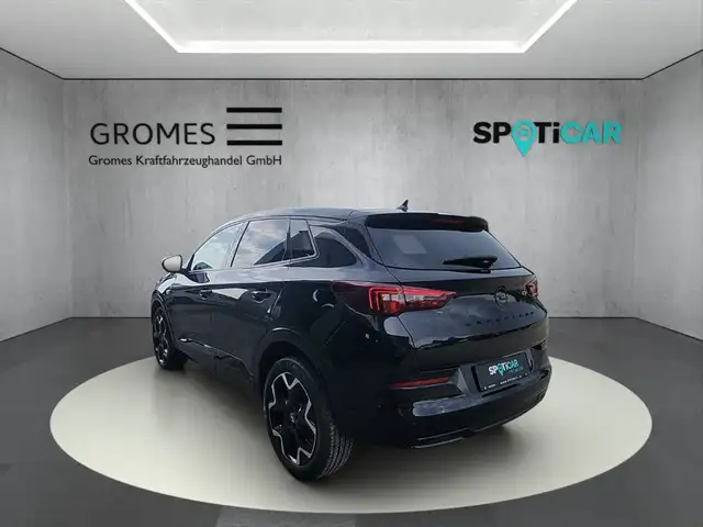 Opel Grandland view 5
