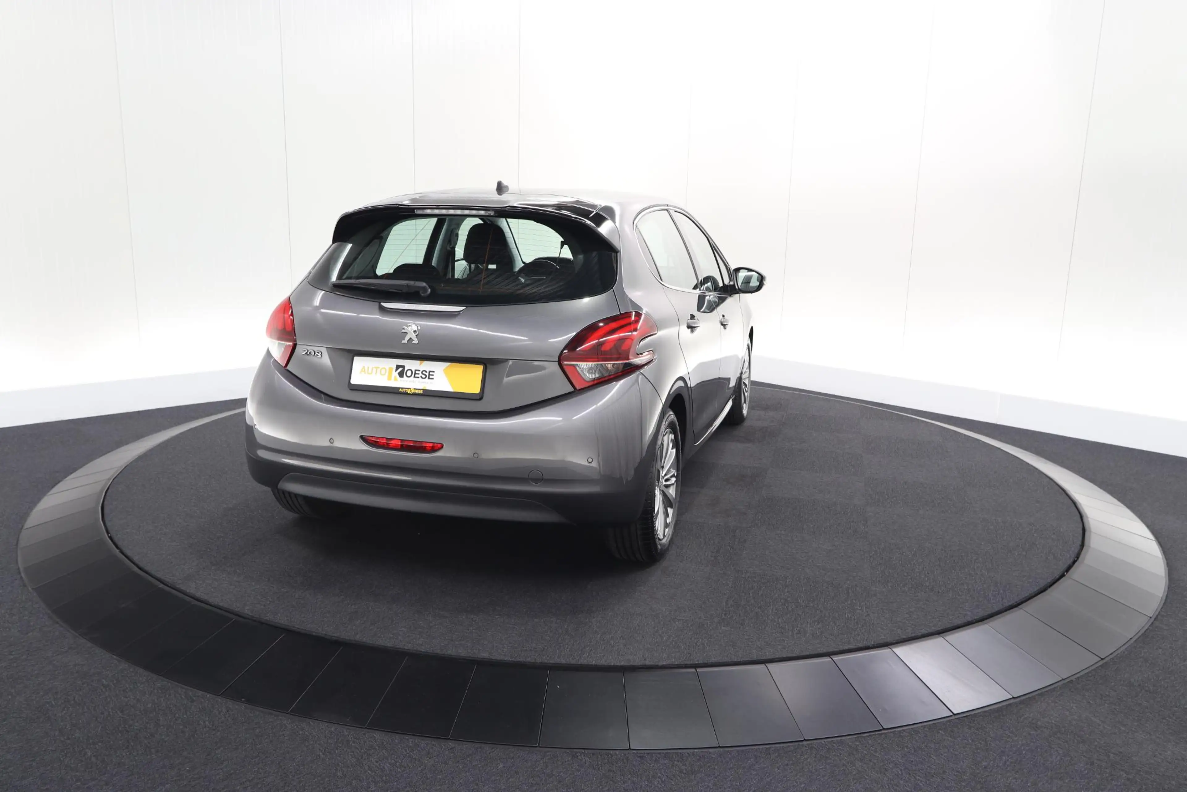 Peugeot 208 PureTech 82 Blue Lease Allure | Parkeersensoren | — photo 10