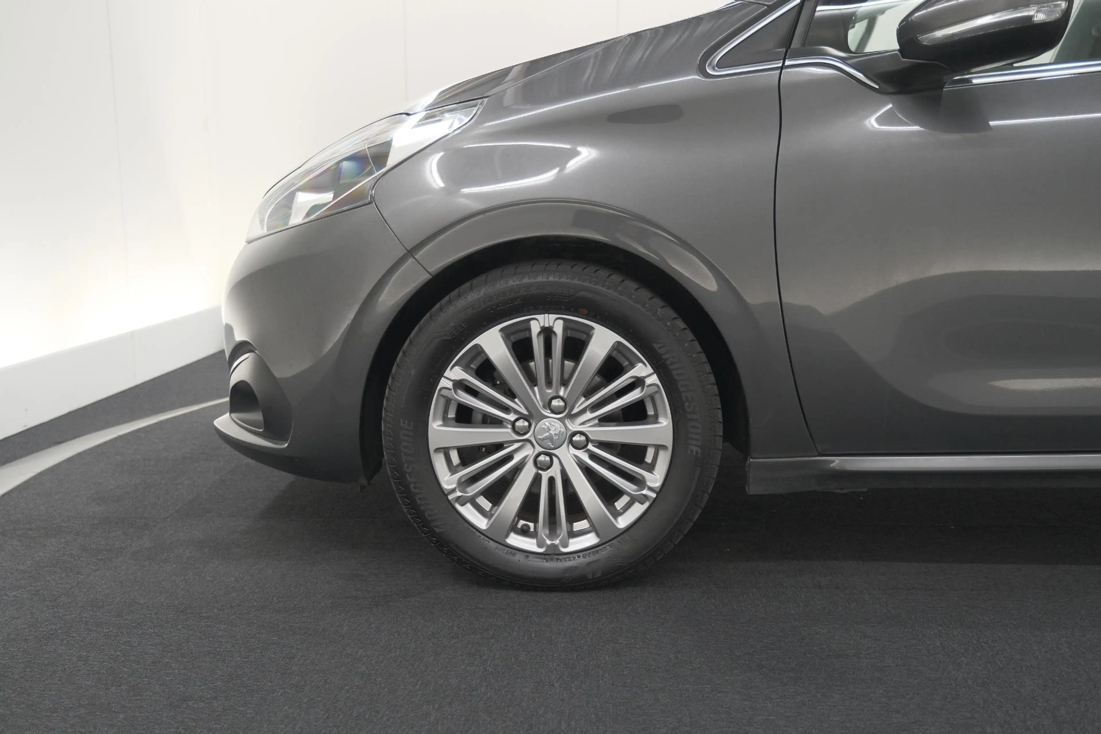 Peugeot 208 PureTech 82 Blue Lease Allure | Parkeersensoren | — photo 15