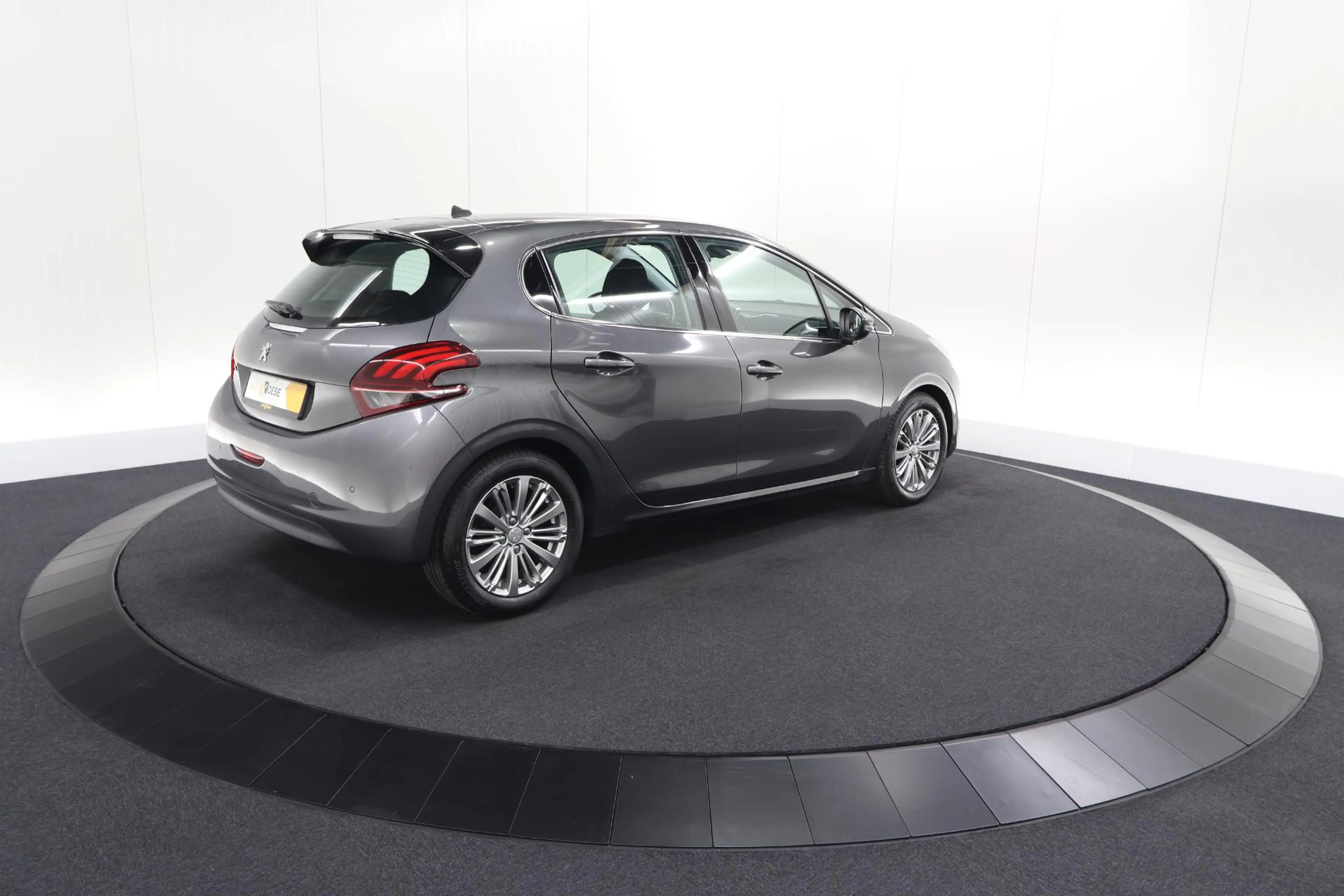 Peugeot 208 PureTech 82 Blue Lease Allure | Parkeersensoren | — photo 5