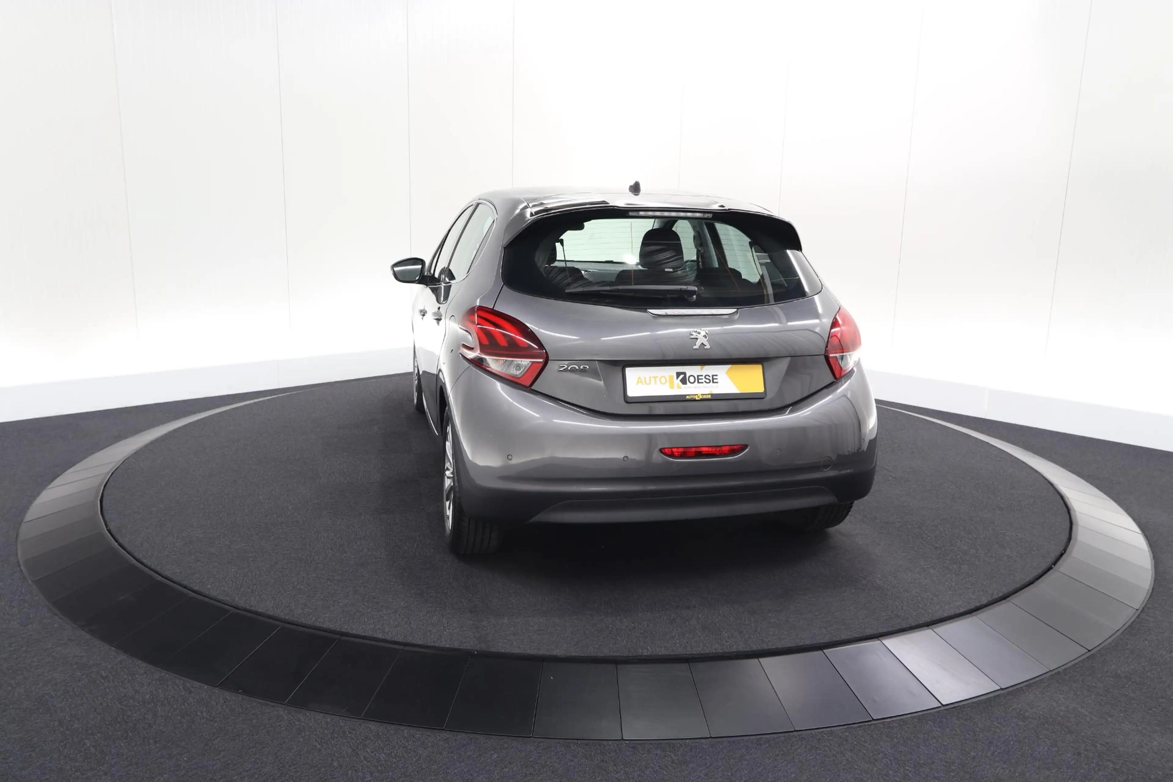 Peugeot 208 PureTech 82 Blue Lease Allure | Parkeersensoren | — photo 11