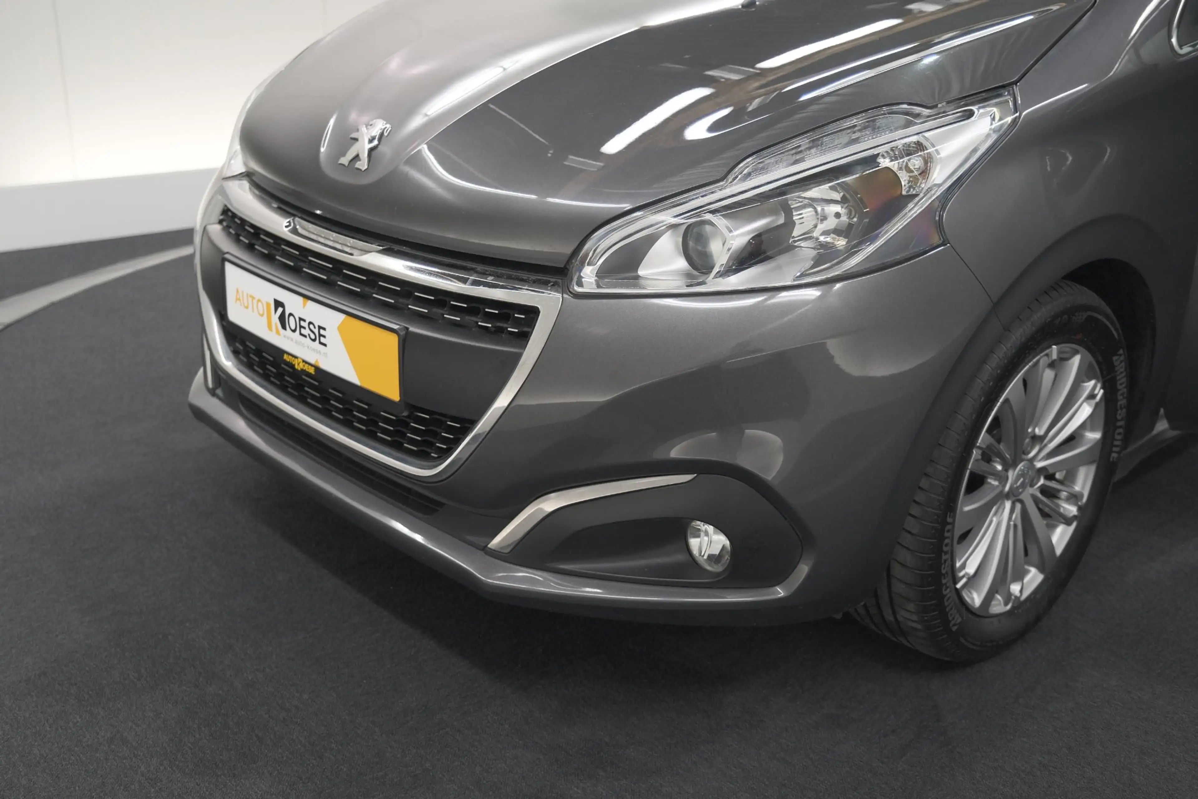 Peugeot 208 PureTech 82 Blue Lease Allure | Parkeersensoren | — photo 14