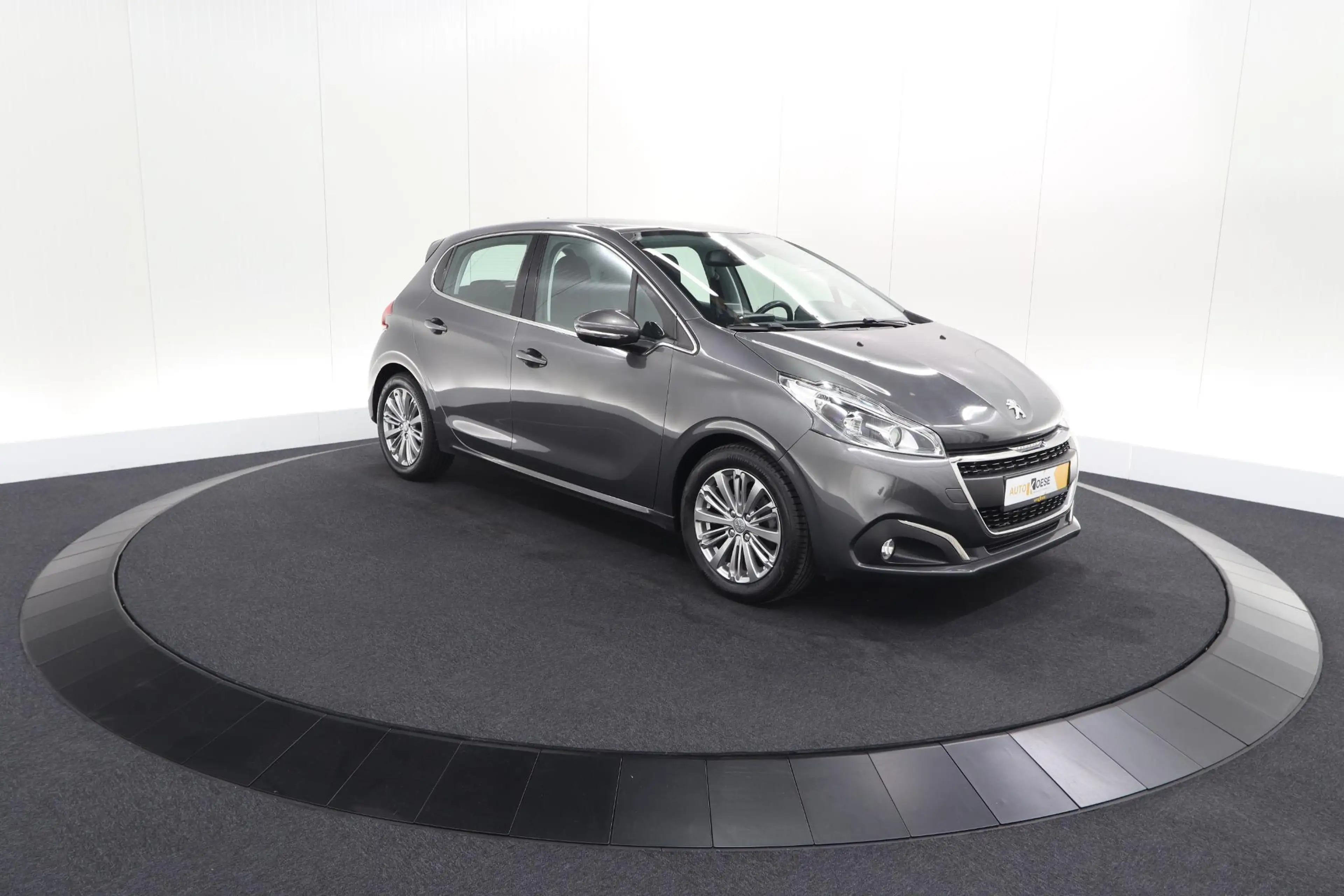 Peugeot 208 PureTech 82 Blue Lease Allure | Parkeersensoren | — photo 6