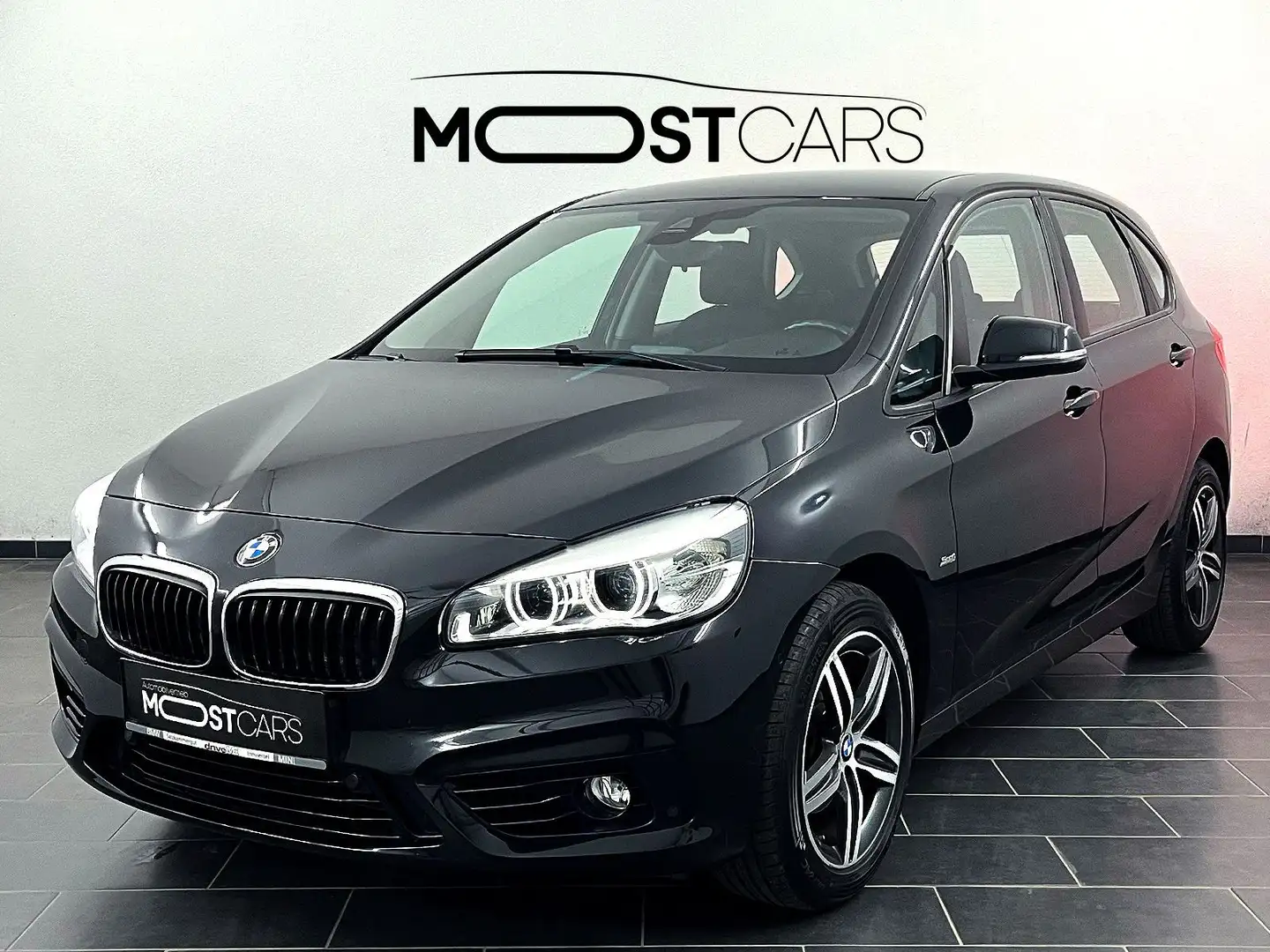 BMW 216 i Active Tourer ***SportLine | LED | AHK*** Zwart - 1