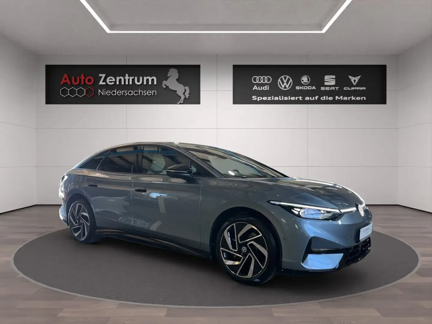 Volkswagen ID.7 Pro 210kw Wärmepumpe HarmanKard Matrix*AHK*360°DCC Blau - 1