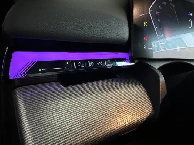 BMW 5 Series view 13