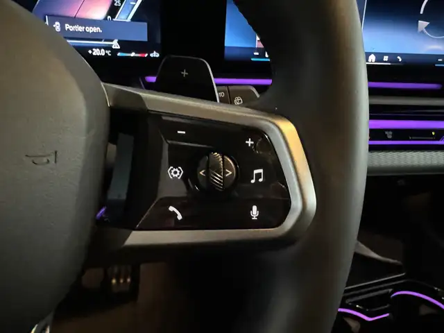 BMW 5 Series view 11