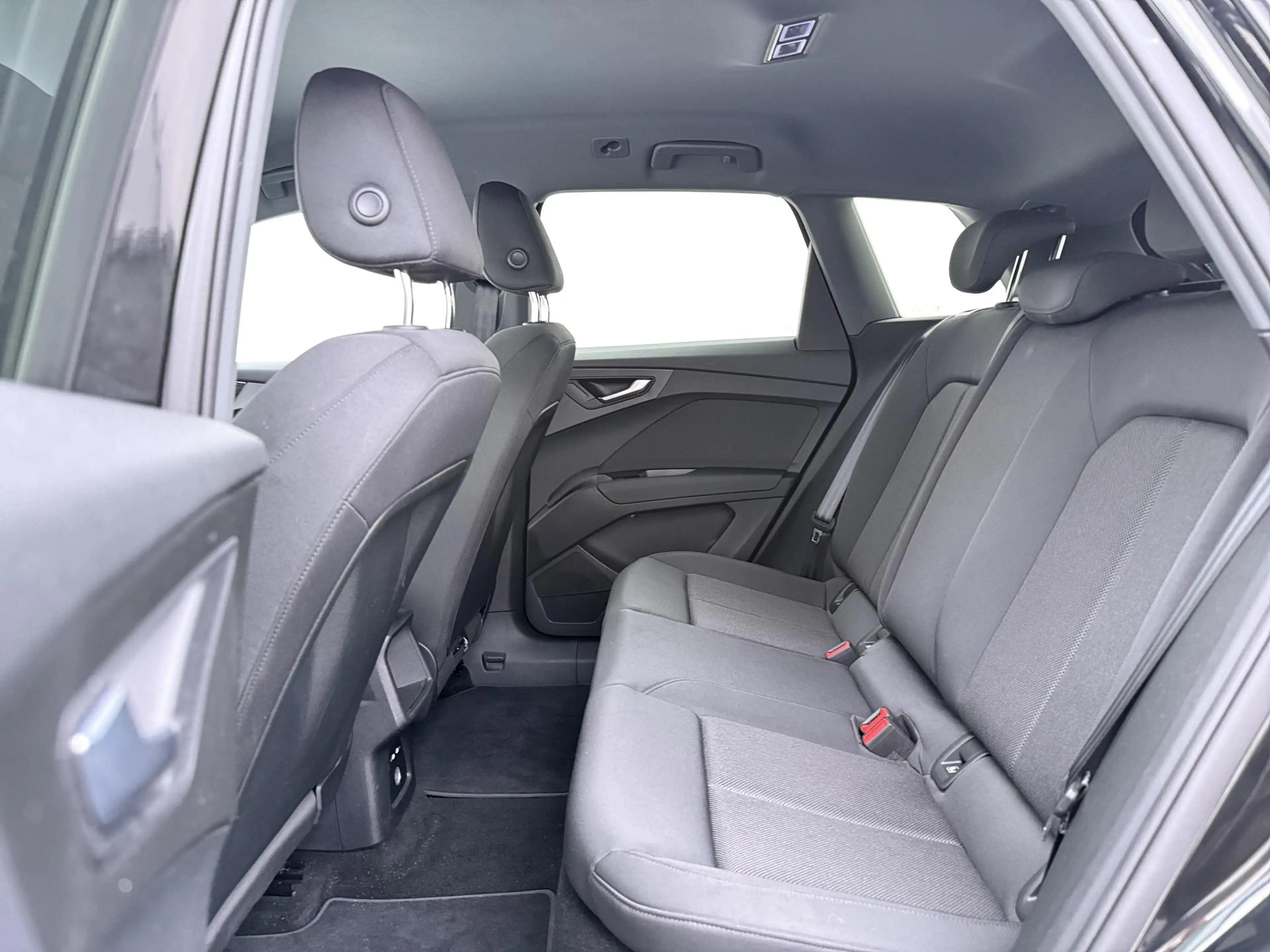 Audi Q4 e-tron 45 quattro 82 kWh | Navigatie | Stoelverwarming | — photo 9