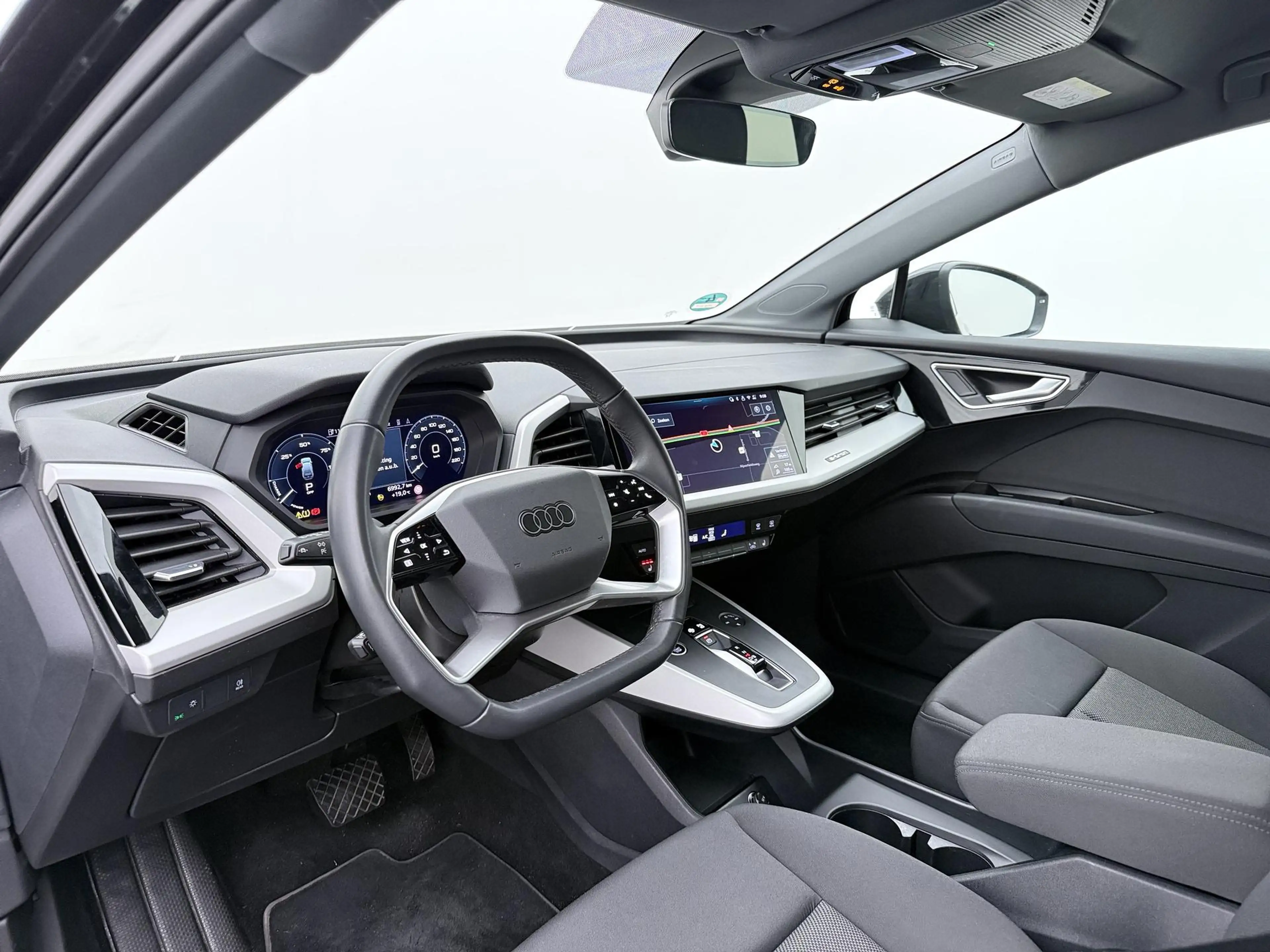 Audi Q4 e-tron 45 quattro 82 kWh | Navigatie | Stoelverwarming | — photo 3