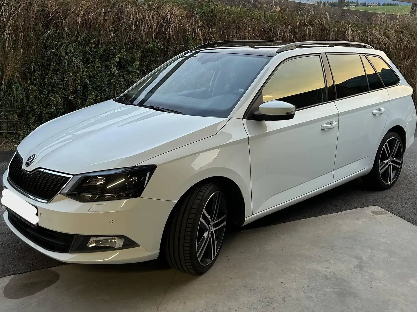 Skoda Fabia Fabia Combi Style 1,2 TSI Style Weiß - 1