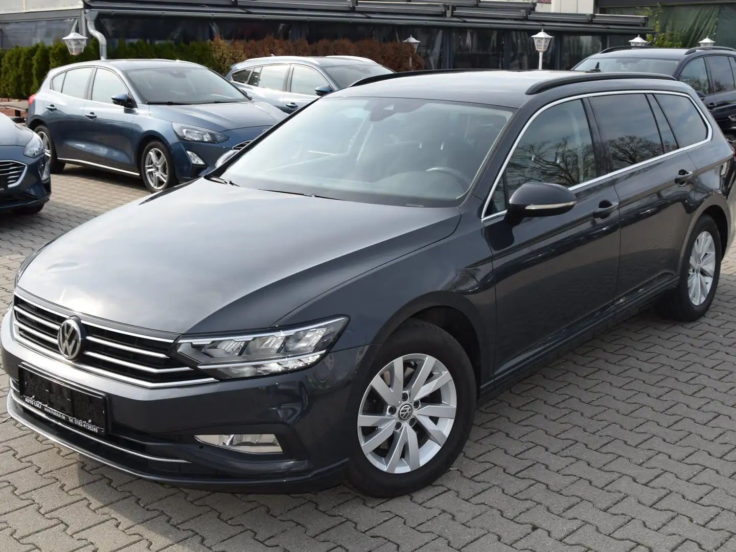 Volkswagen Passat Variant Business, Led,Navi,Acc,Shz,Pdc,S-Stop,Erste Hand. Grau - 1